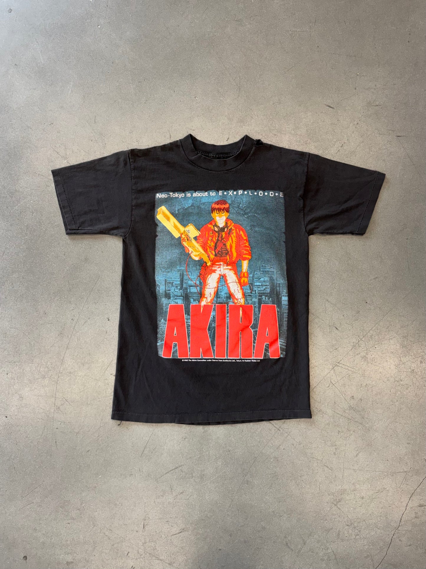 1988 AKIRA NEO-TOKYO IS ABOUT TO EXPLODE MOVIE PROMO TEE (FASHION VICTIM TAG)