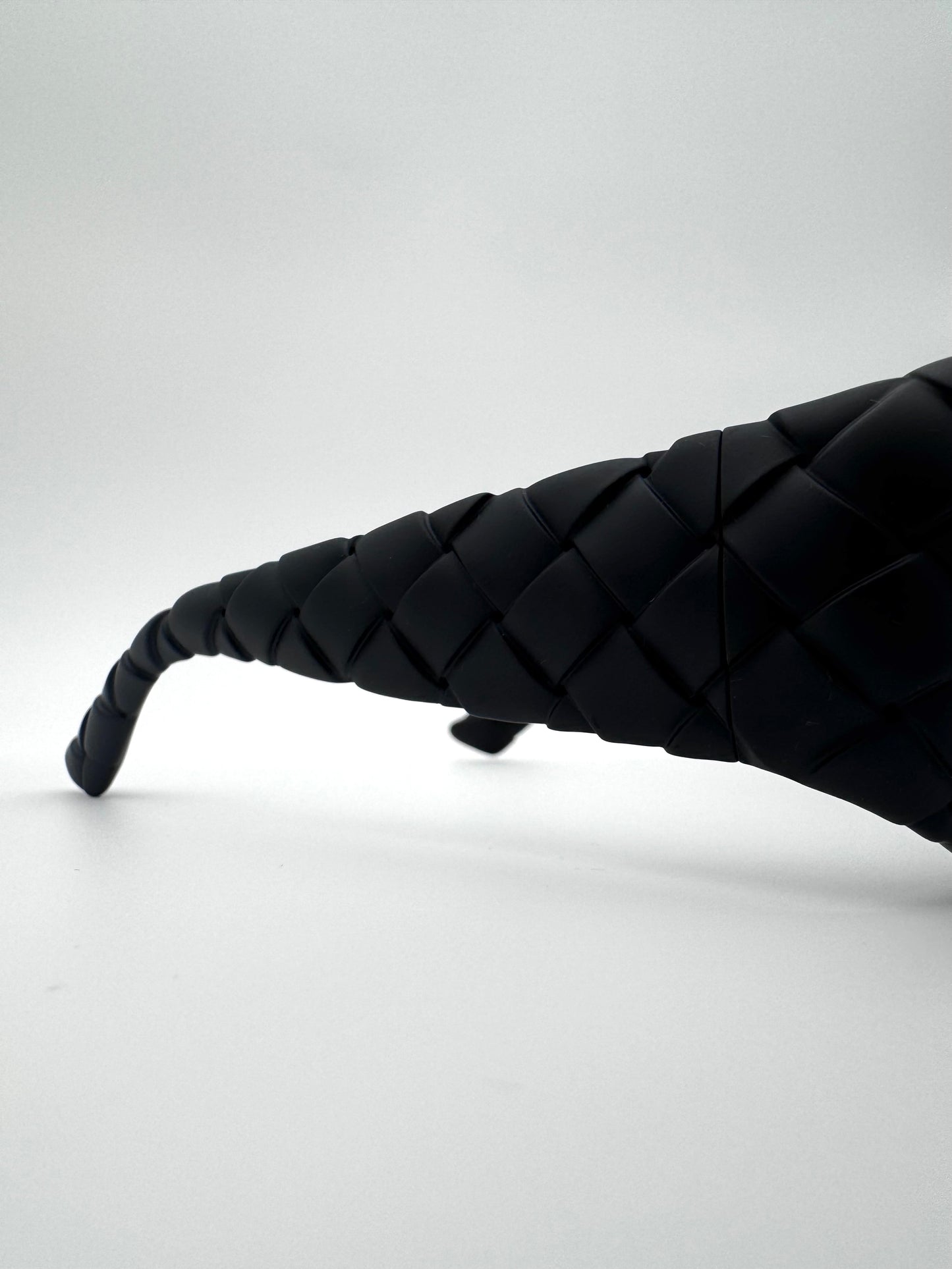 BOTTEGA VENETA INTRECCIATO RECTANGULAR SUNGLASSES - BLACK (NEW WITH CASE)