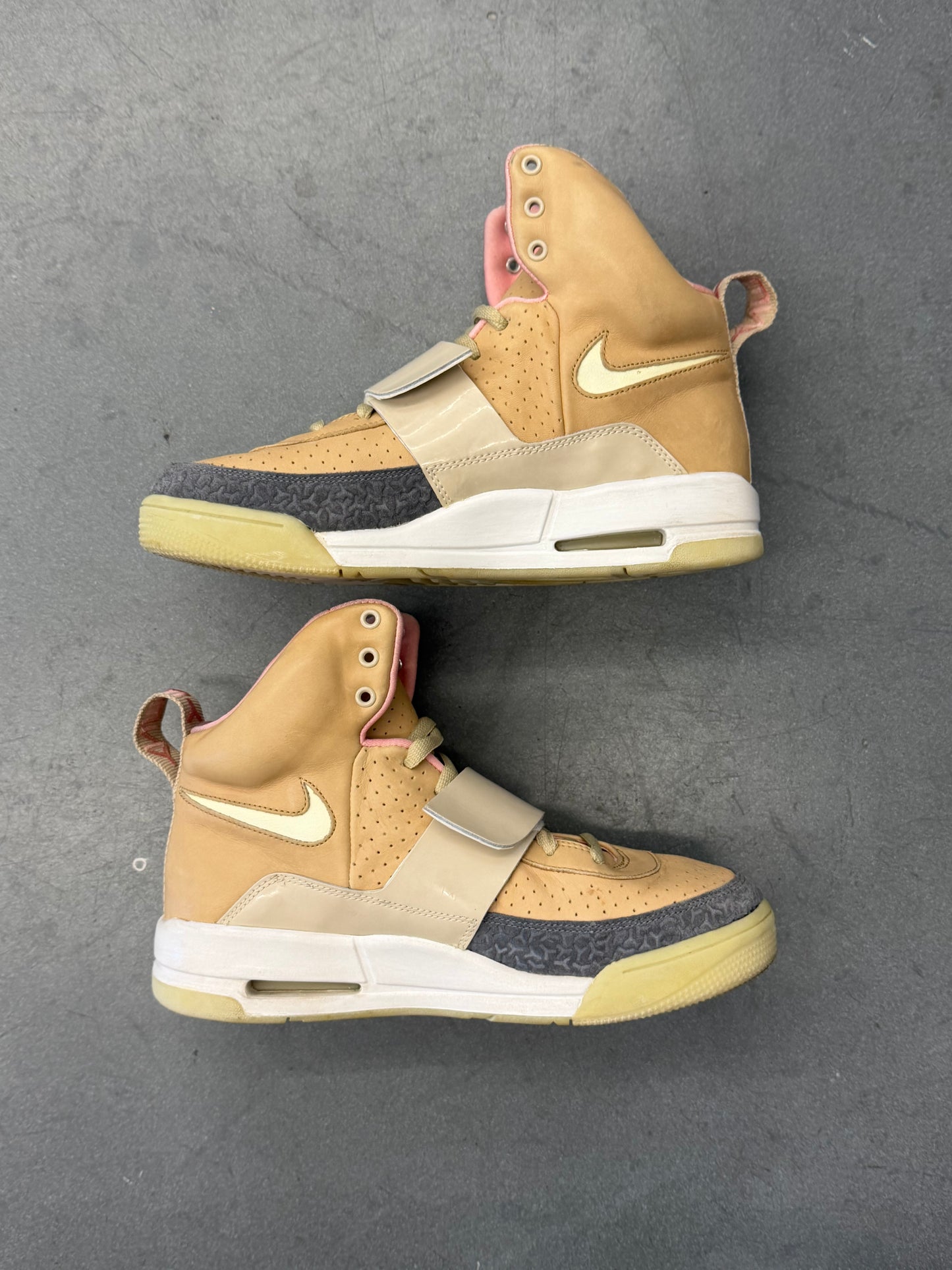 2009 NIKE AIR YEEZY - NET TAN (REP BOX)
