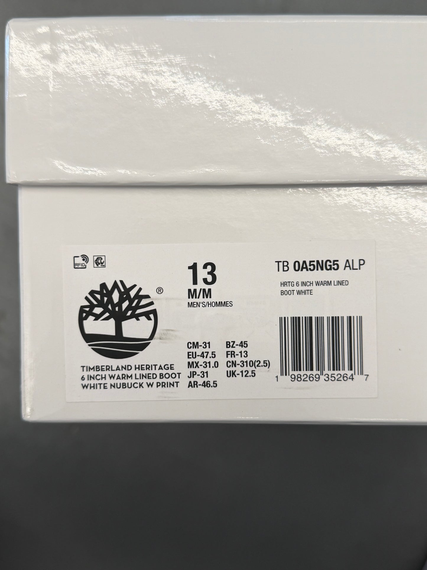 SS26 SUPREME MM-6 TIMBERLAND 6 IN BOOT (W/ BOX)