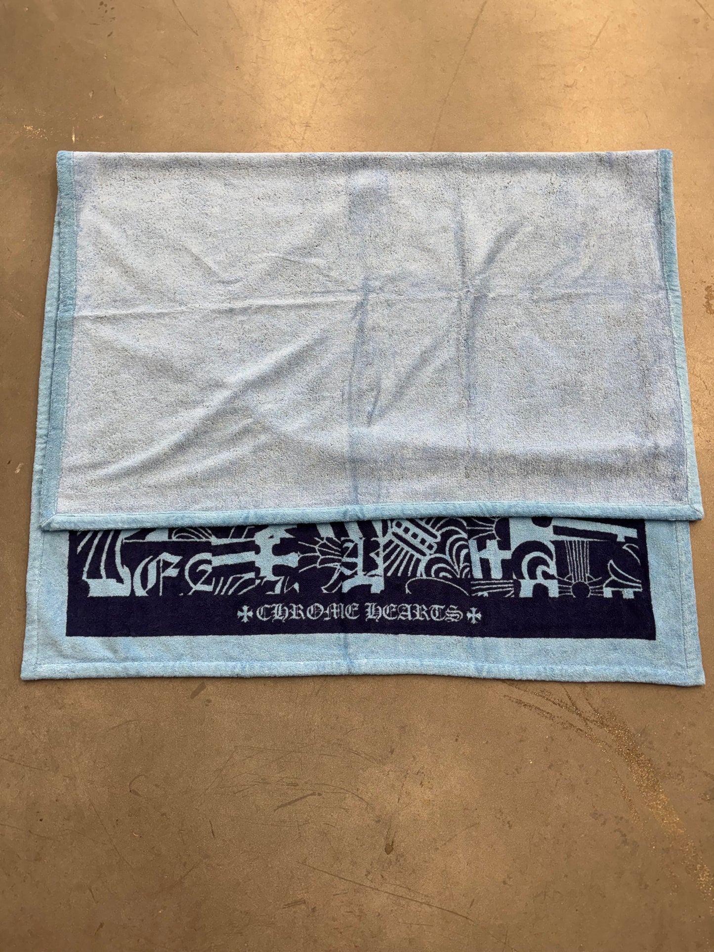 CHROME HEARTS PATTERNED BEACH TOWEL - BLUE