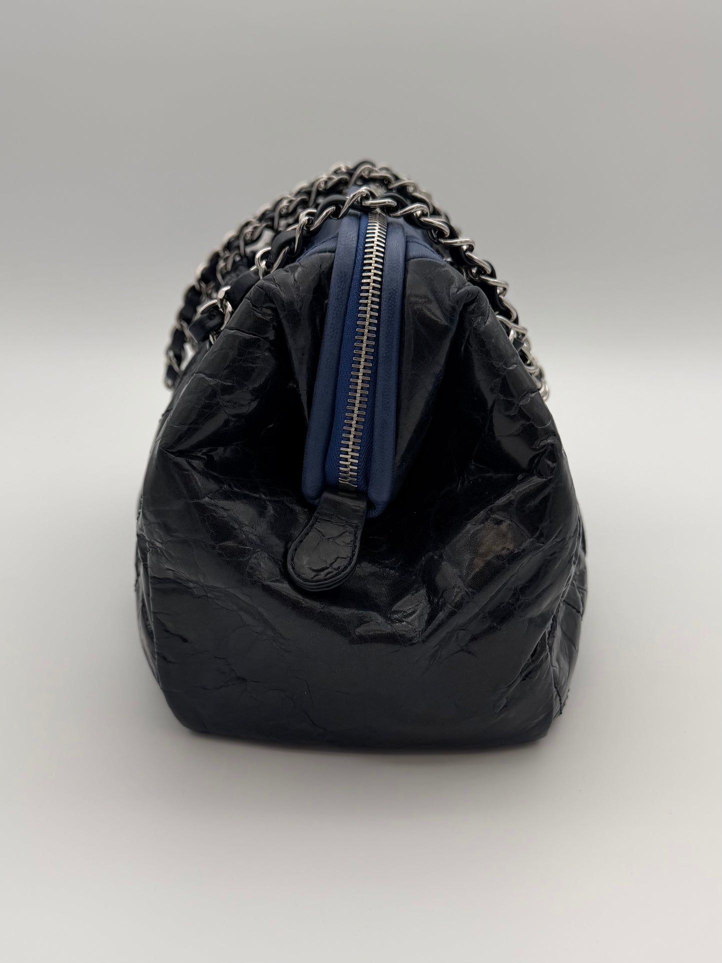 VINTAGE CHANEL TWO-TONE DOUBLE QUILTED LEATHER SHOULDER BAG - NAVY/BLUE