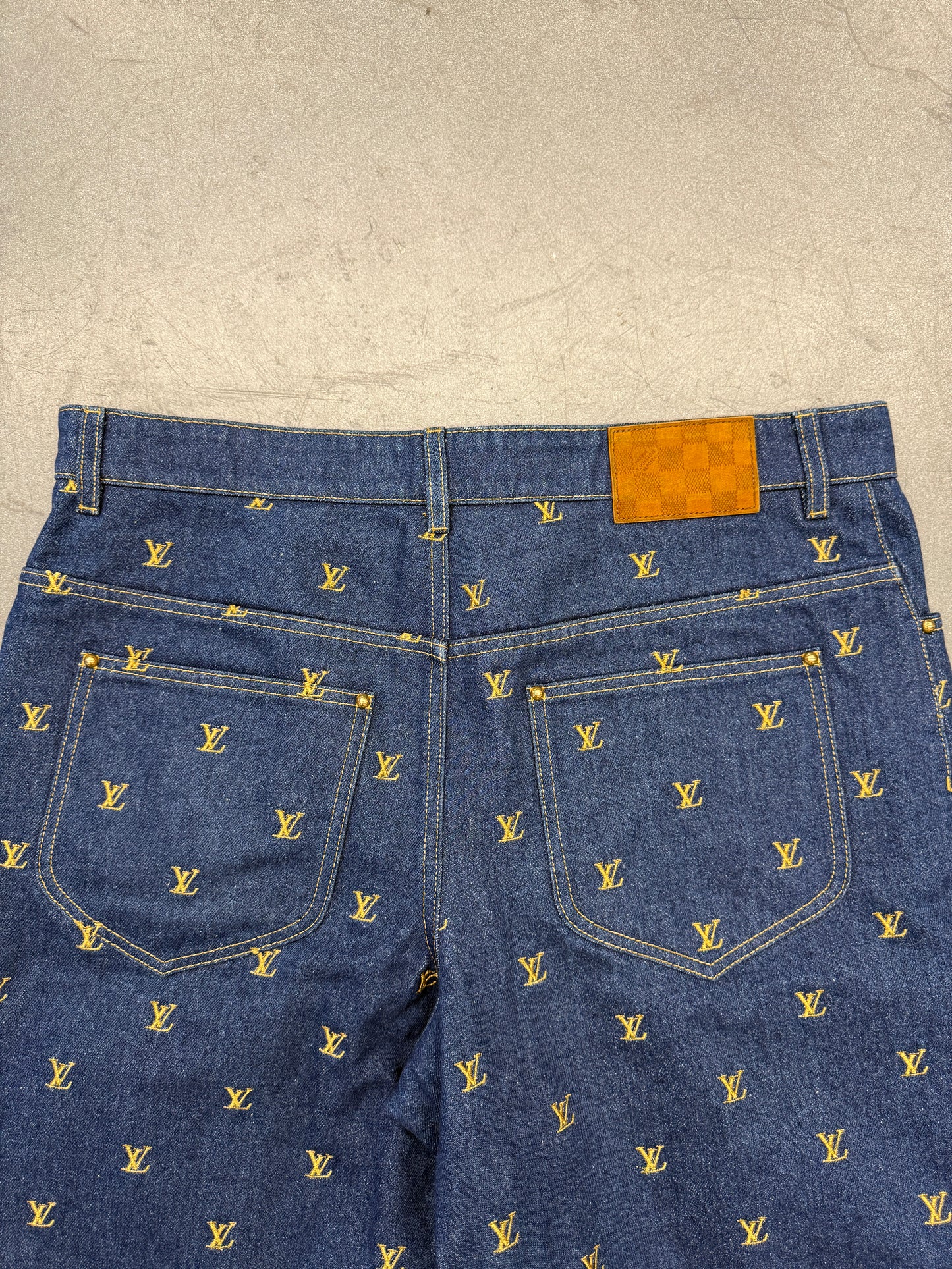 SS24 LOUIS VUITTON EMBROIDERED SIGNATURE DENIM SHORTS