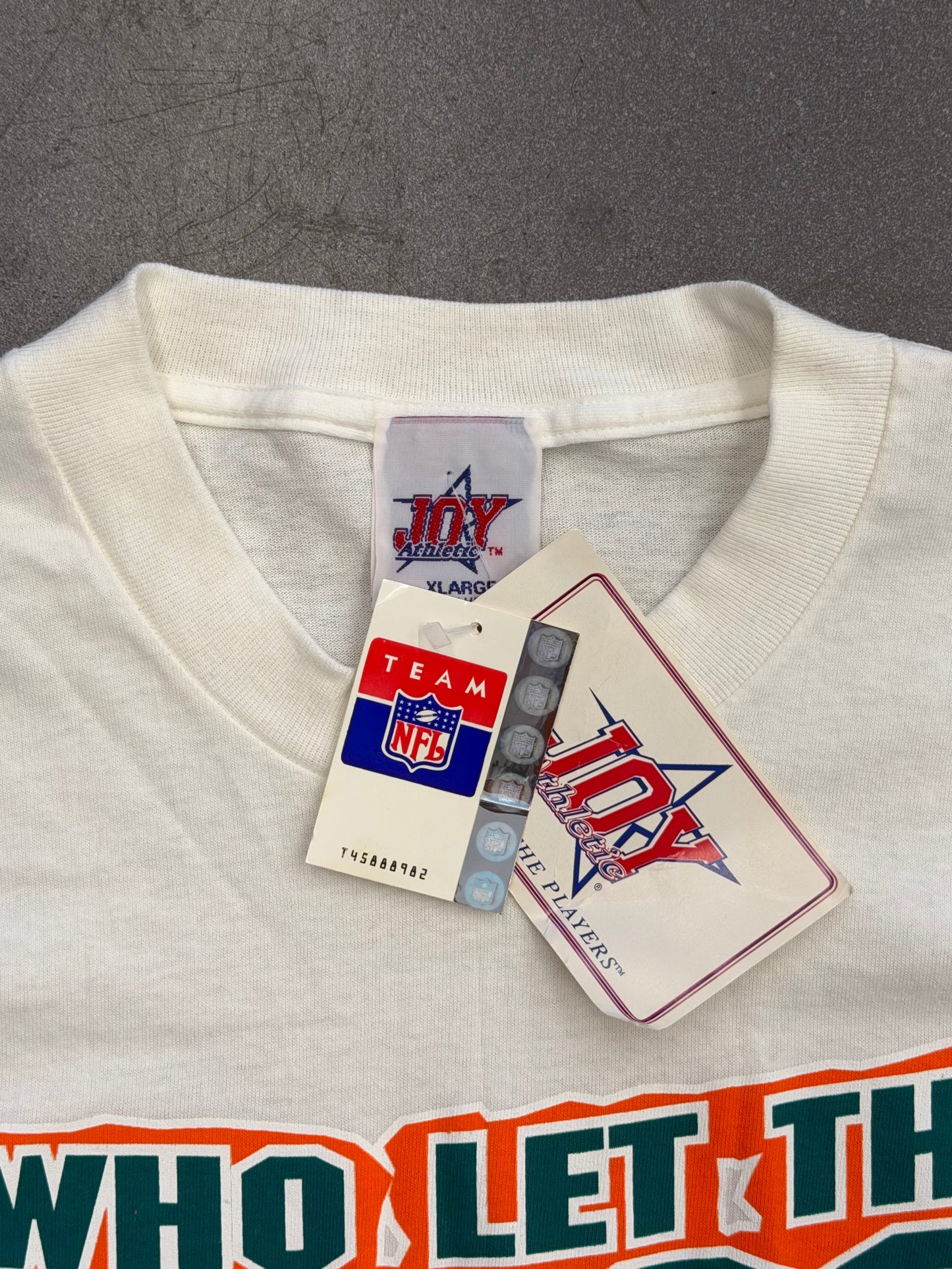 2000 MIAMI DOLPHINS WHO LET THE DOGS OUT NFLP TEE (JOY ATHLETIC TAG) (NWT)