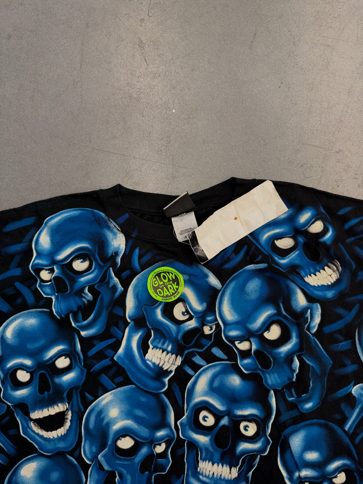 2001 LIQUID BLUE GLOW IN THE DARK SKULLS AOP TEE - BLUE (NWT)