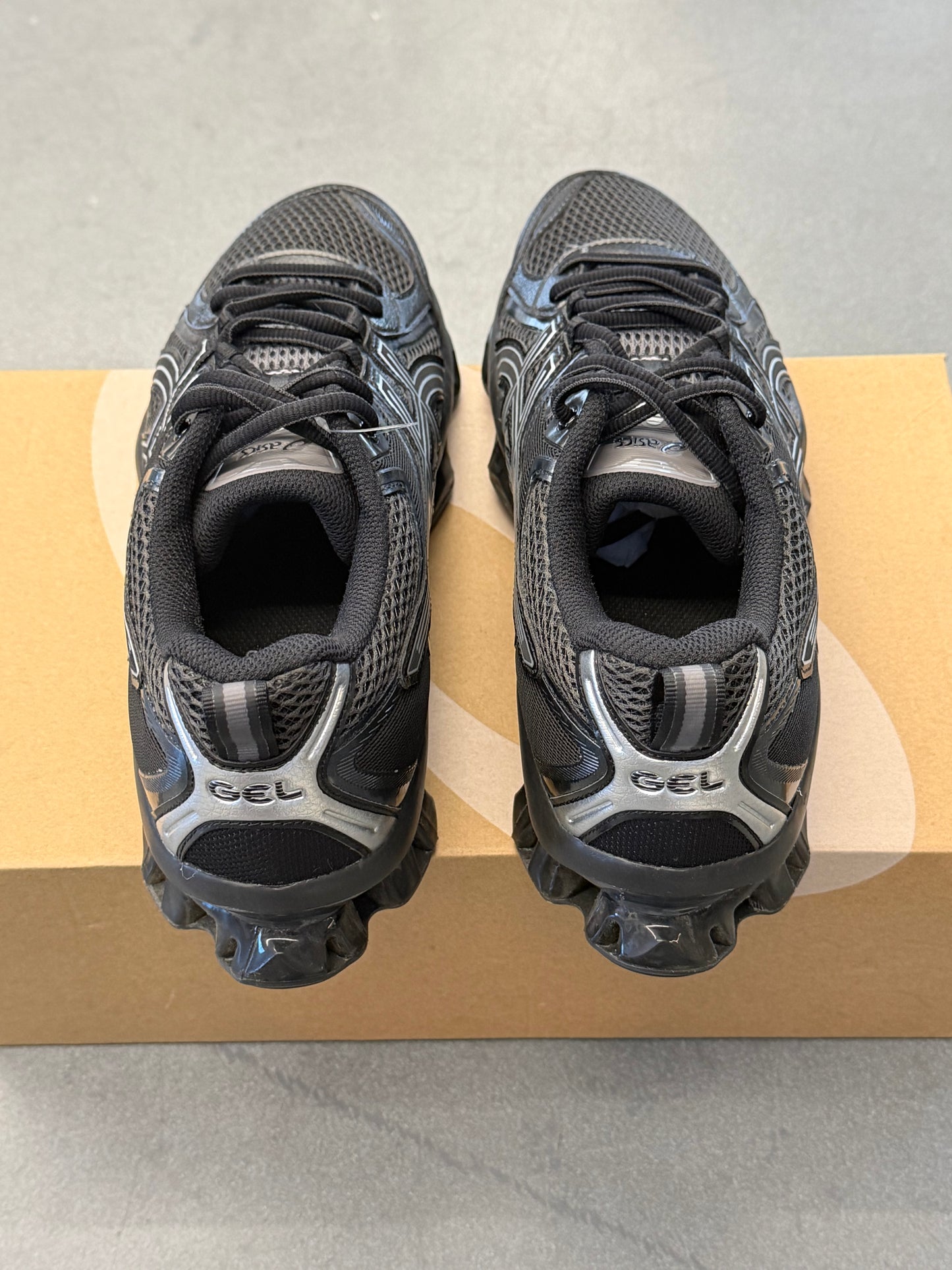 SIZE 10 ASICS GEL-QUANTUM KINETIC SNEAKER - GRAPHITE GREY BLACK (W/ BOX)