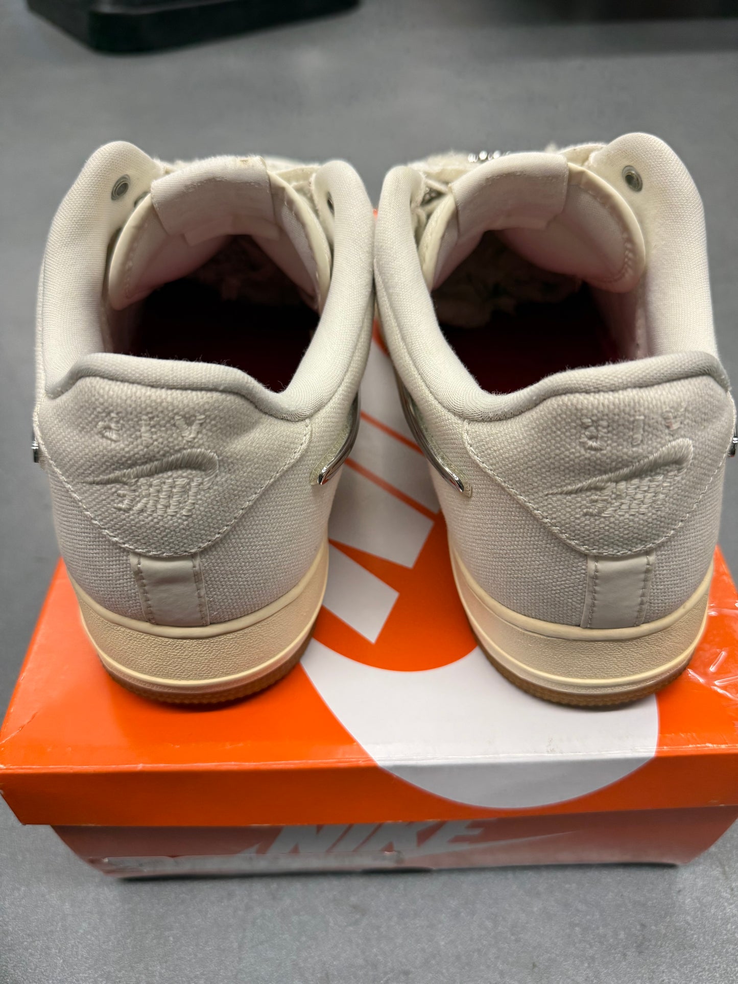 SIZE 13 2018 NIKE AIR FORCE 1 TRAVIS SCOTT SAIL