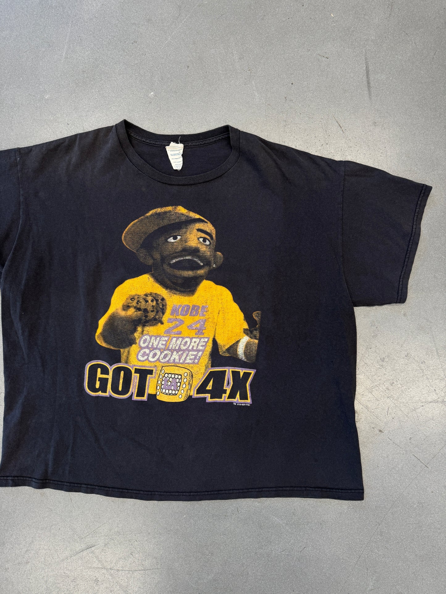 2009 KOBE MUPPET ONE MORE COOKIE GOT 4X LOS ANGELES CHAMPIONSHIP TEE (DELTA TAG)