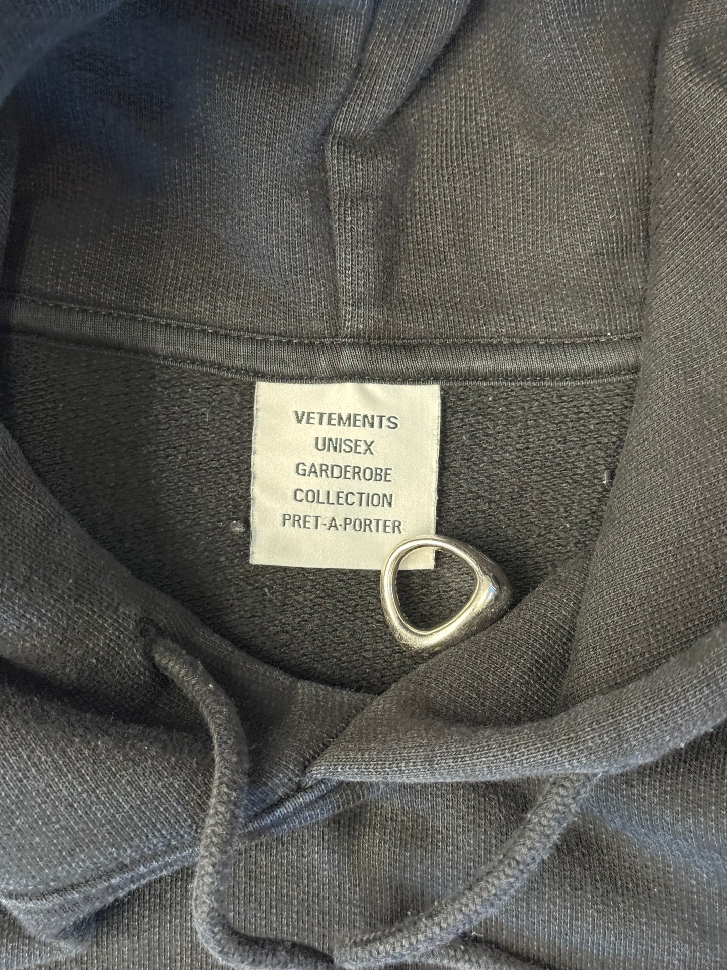 FW21 VETEMENTS NO ANGELS HOODIE - BLACK