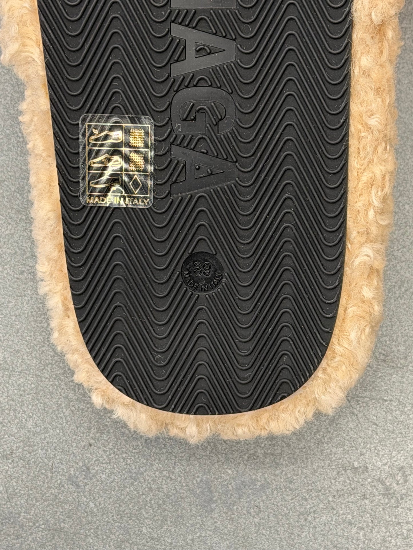BALENCIAGA FLUFFY SLIDE SANDALS - BEIGE/WHITE/RED (W/BOX)