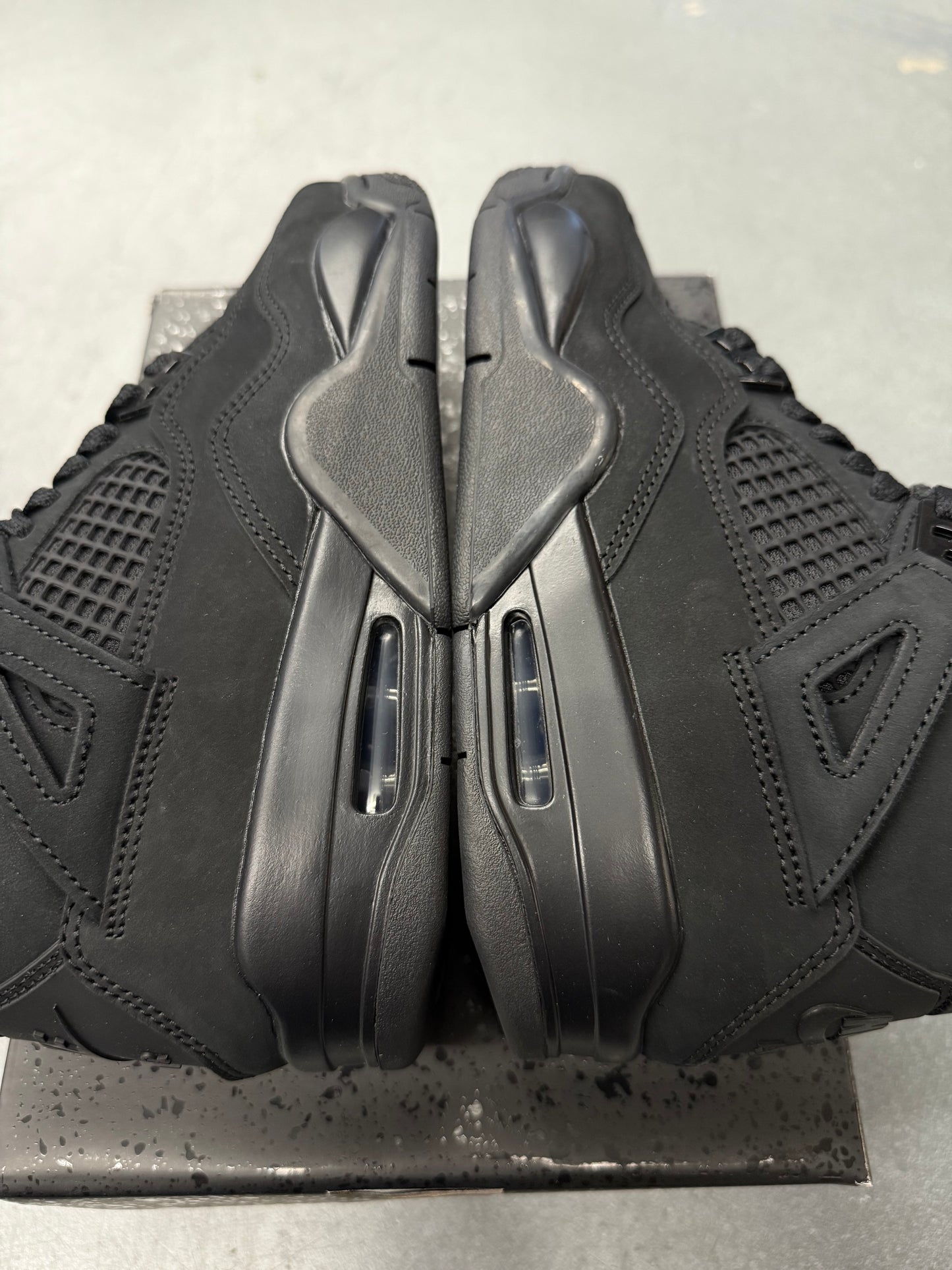 2025 SIZE 5.5Y JORDAN 4 RETRO BLACK CAT