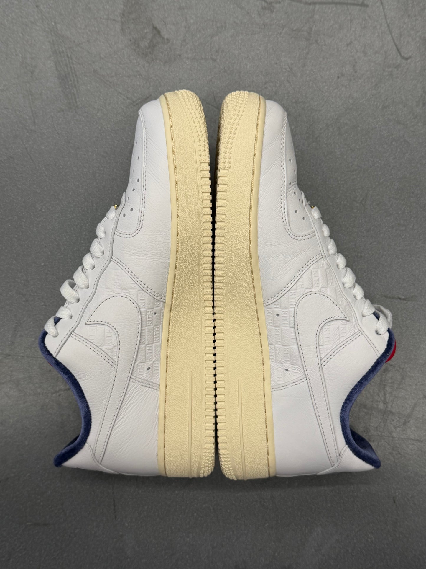 2021 NIKE AIR FORCE 1 LOW KITH PARIS EXCLUSIVE (PRE-OWNED WITH BOX)