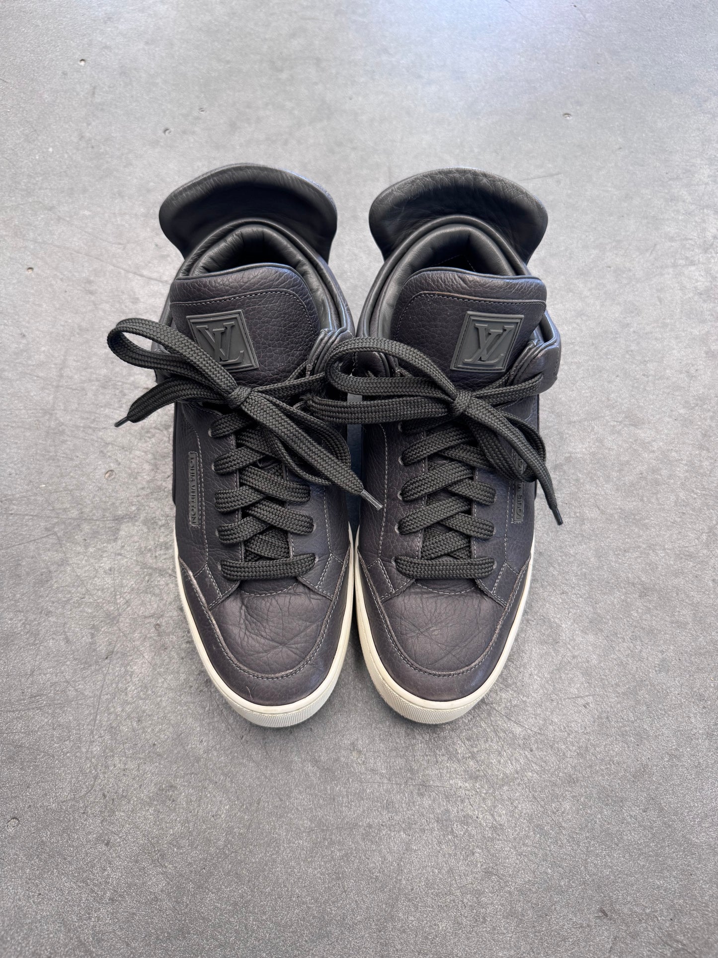 2009 SIZE 7 LOUIS VUITTON DON KANYE WEST 'ANTHRACITE' (PRE-OWNED NO BOX)