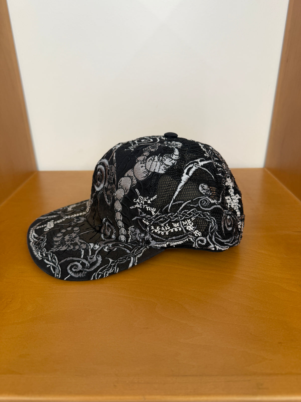 SS26 SUPREME WESTERN EMBROIDERED MESH BACK HAT - BLACK