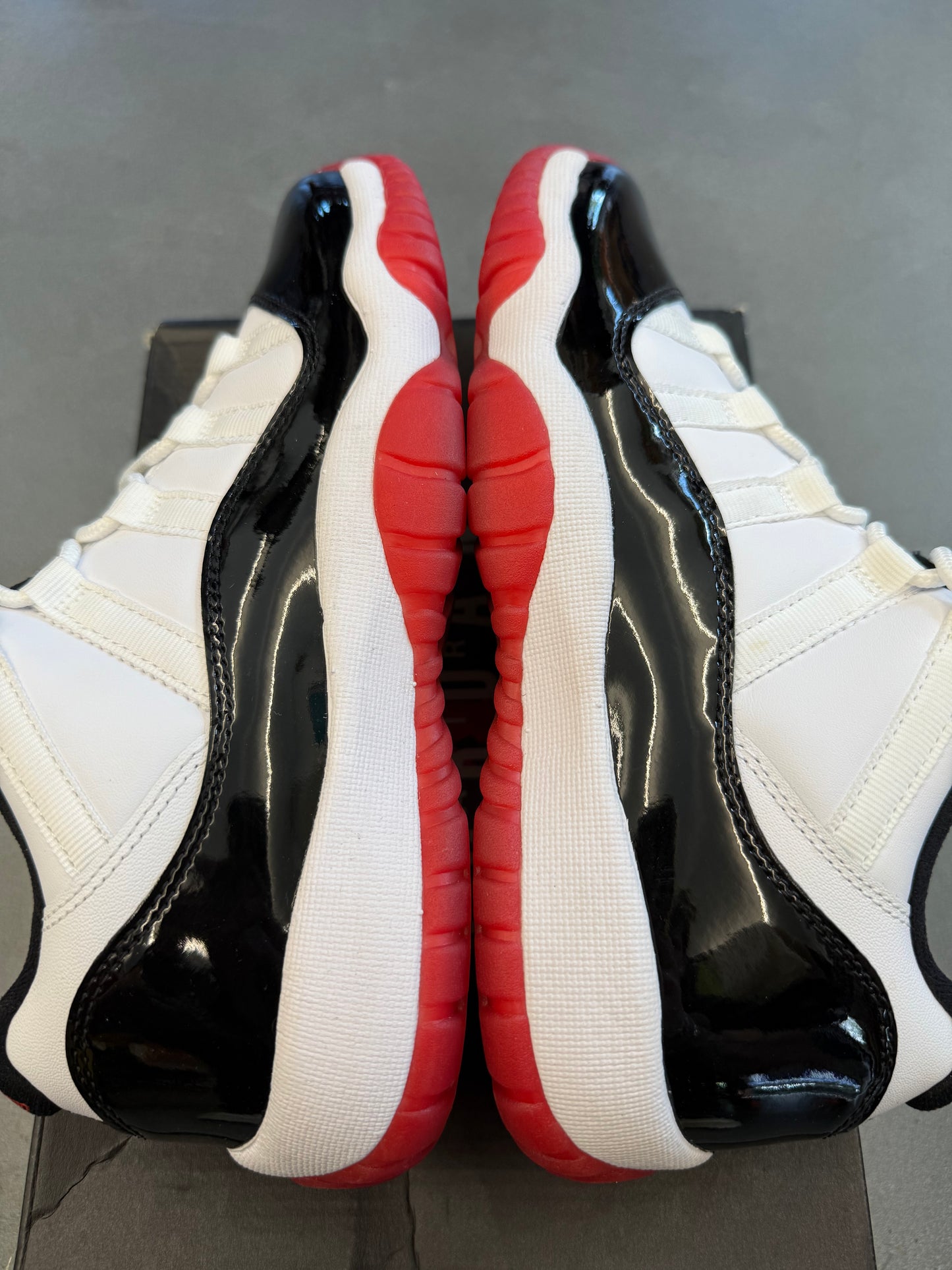 SIZE 7Y 2020 AIR JORDAN 11 RETRO LOW CONCORD BRED (TRIED-ON WITH BOX)