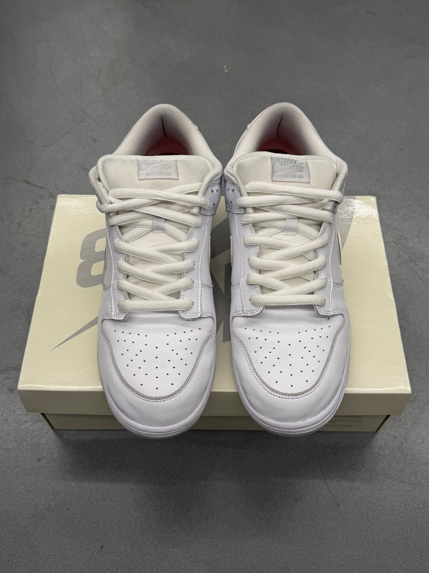FW25 SIZE 13 SUPREME NIKE SB DUNK LOW OG QS 94 WHITE/SILVER (W/BOX)