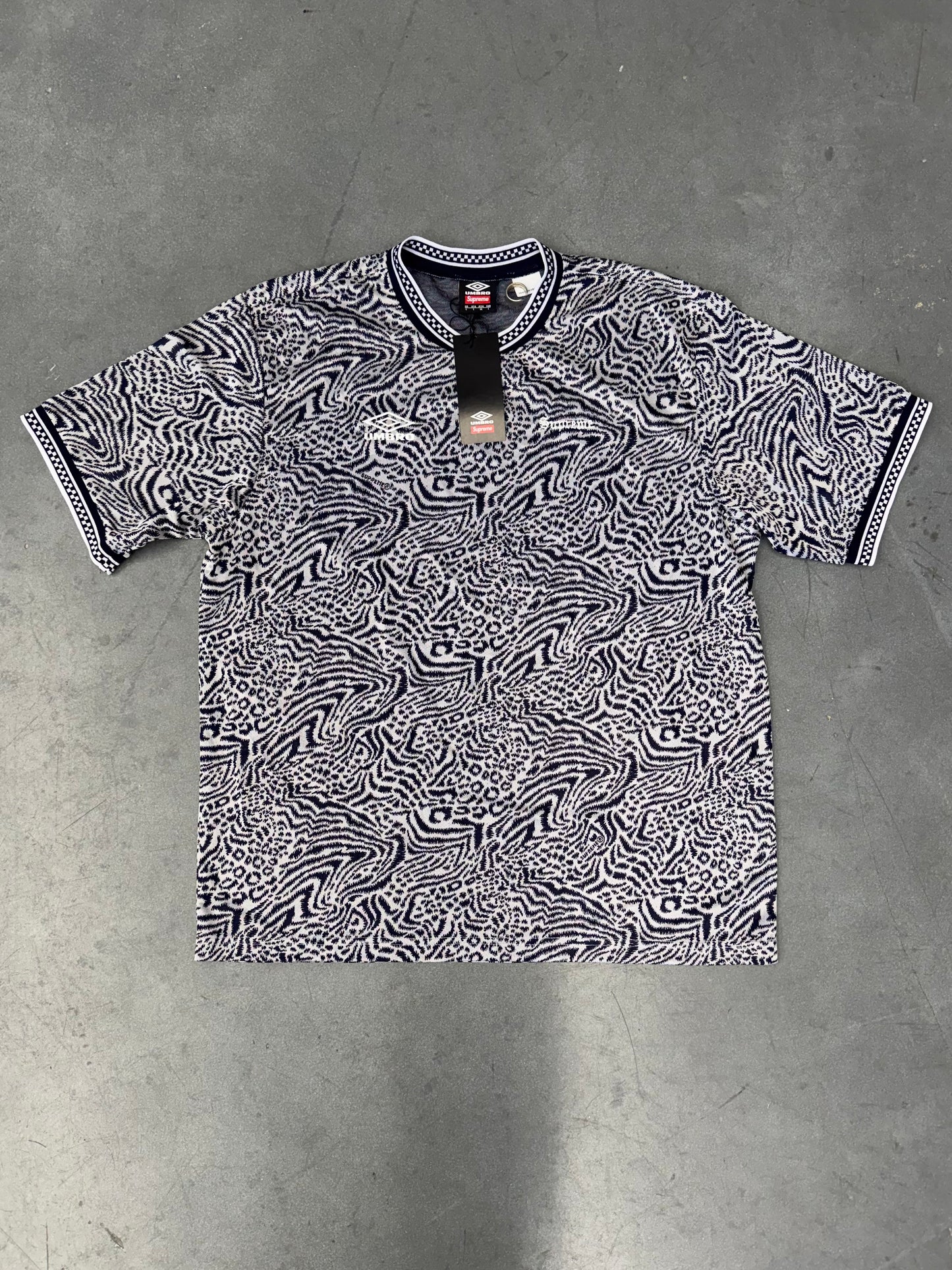 SS23 SUPREME UMBRO JACQUARD ANIMAL PRINT SOCCER JERSEY - NAVY
