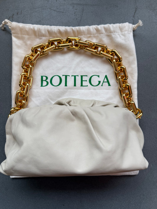 BOTTEGA VENETA LEATHER CHAIN POUCH HANDBAG - PLASTER (NEW WITH DUSTBAG) (TANIA)