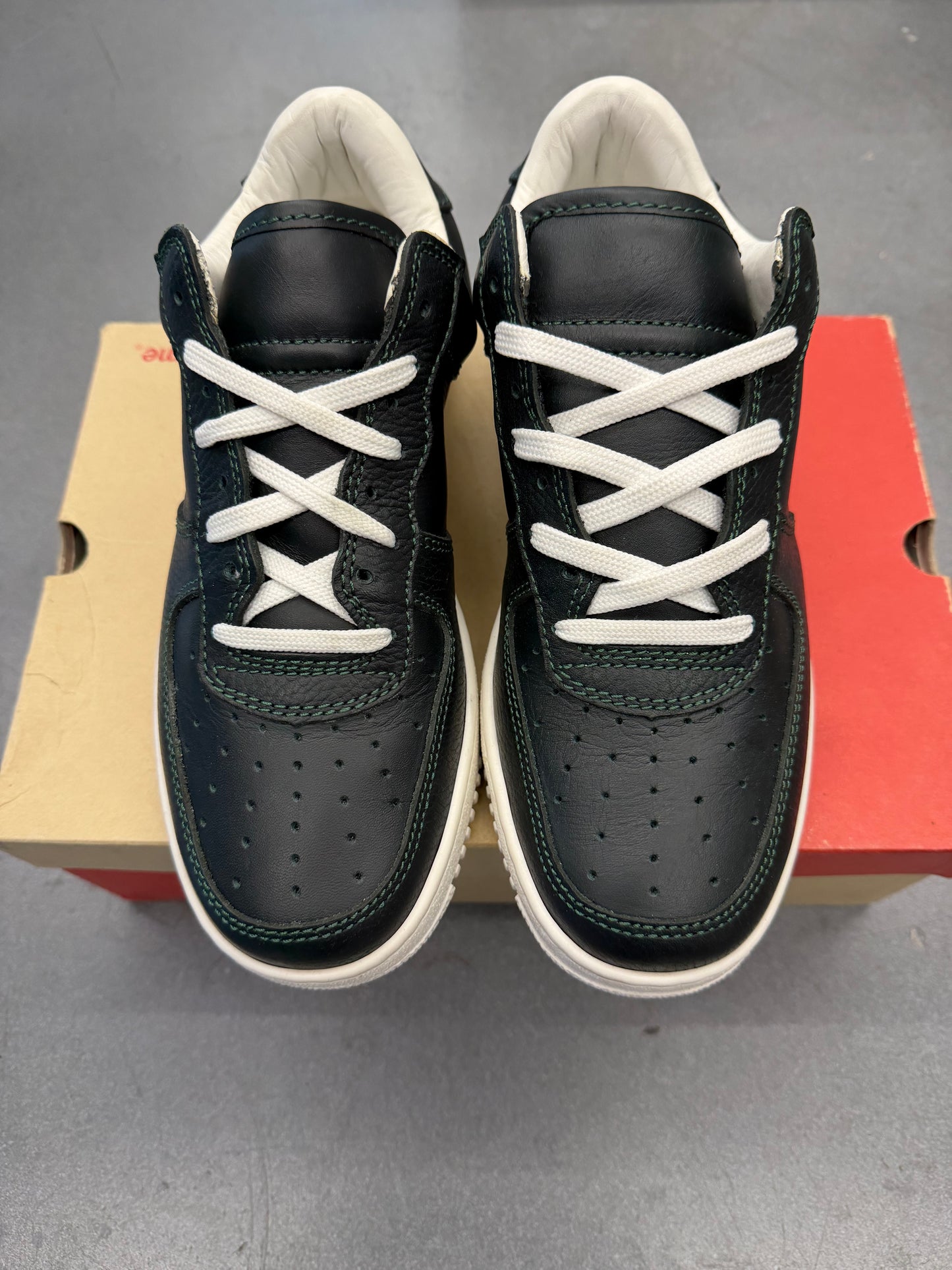 2001 SIZE 8.5 SUPREME DOWNLOW - GREEN (PRE-OWNED WITH BOX)