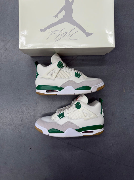 2023 AIR JORDAN 4 SB - PINE GREEN (W/BOX)