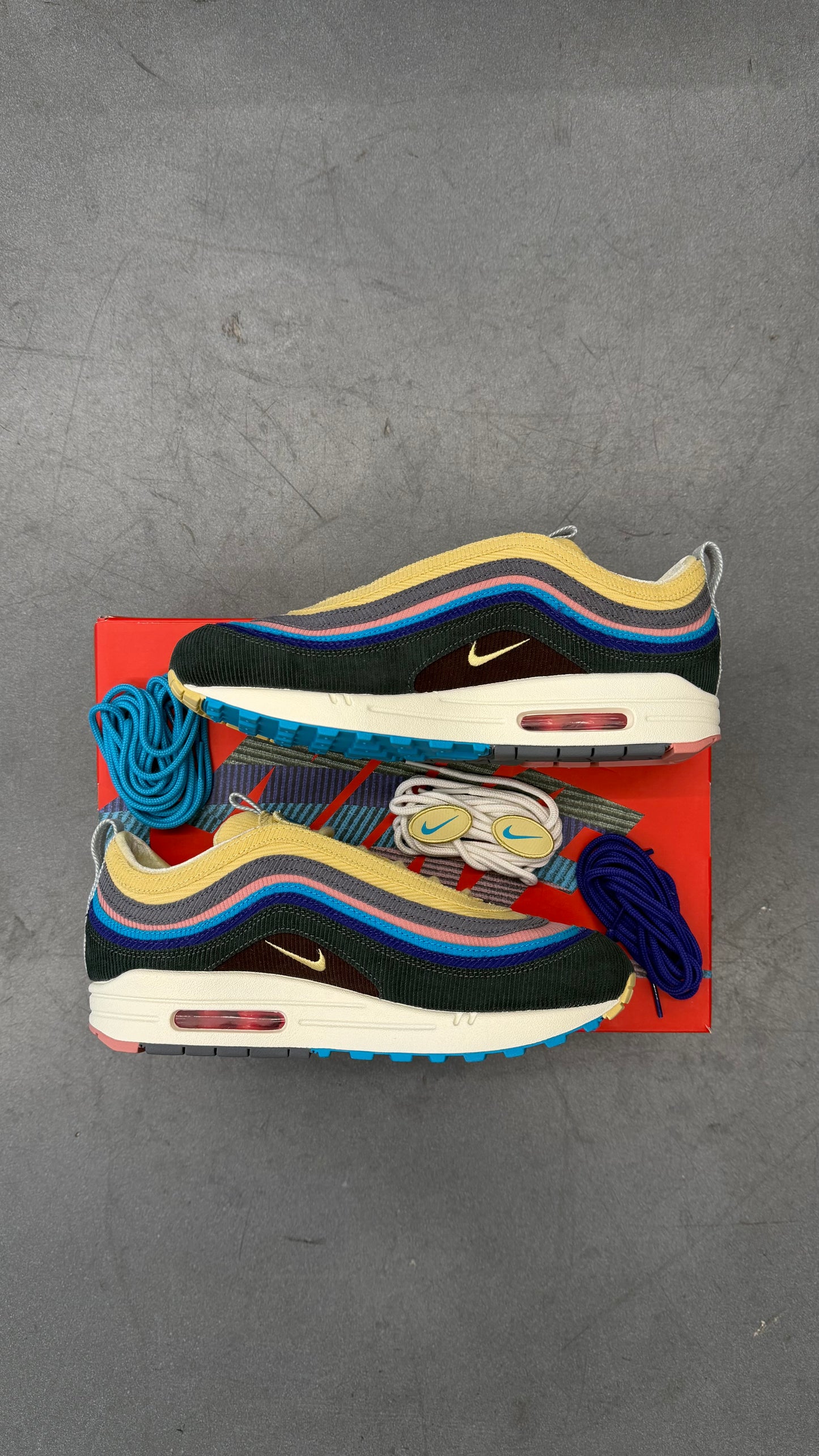 2017 NIKE AIR MAX 1/97 VF SEAN WOTHERSPOON (SIGNED PAIR)