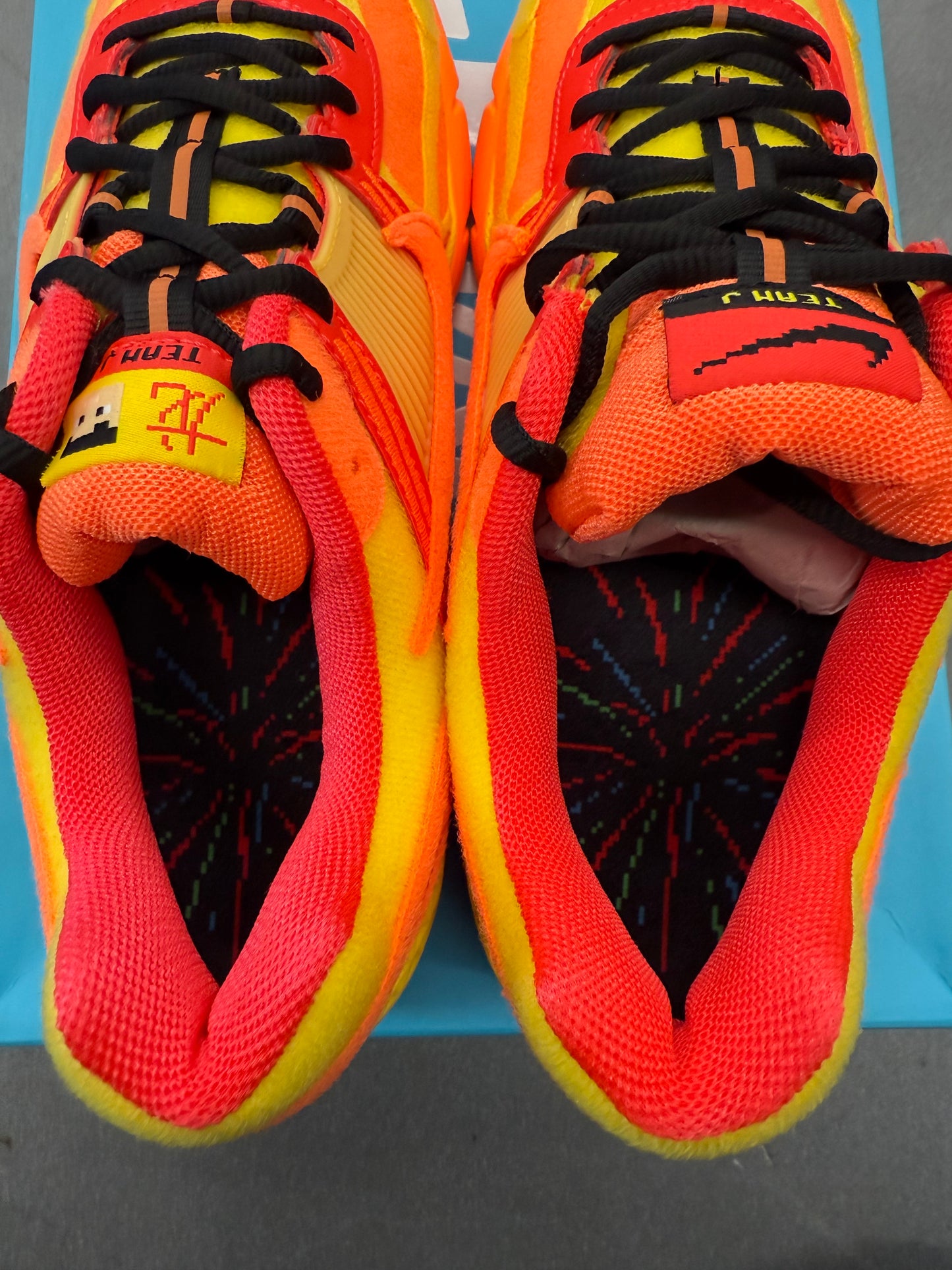 2023 SIZE 8.5 NIKE ZOOM VOMERO 5 DOERNBECHER