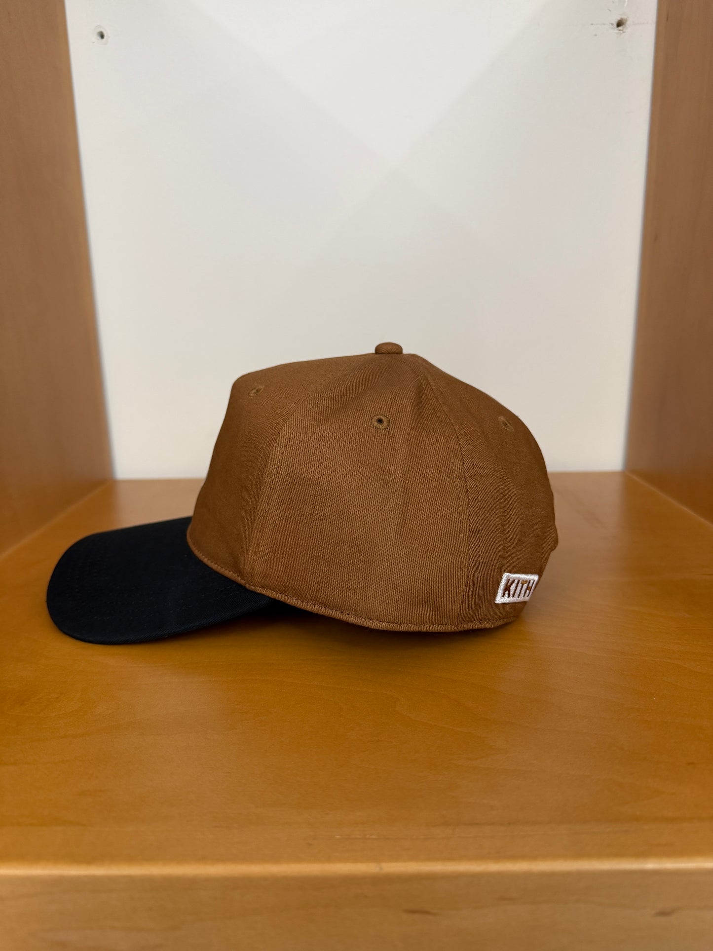 FW24 KITH X BMW BAY LOW PINCH CROWN CAP - DESERT