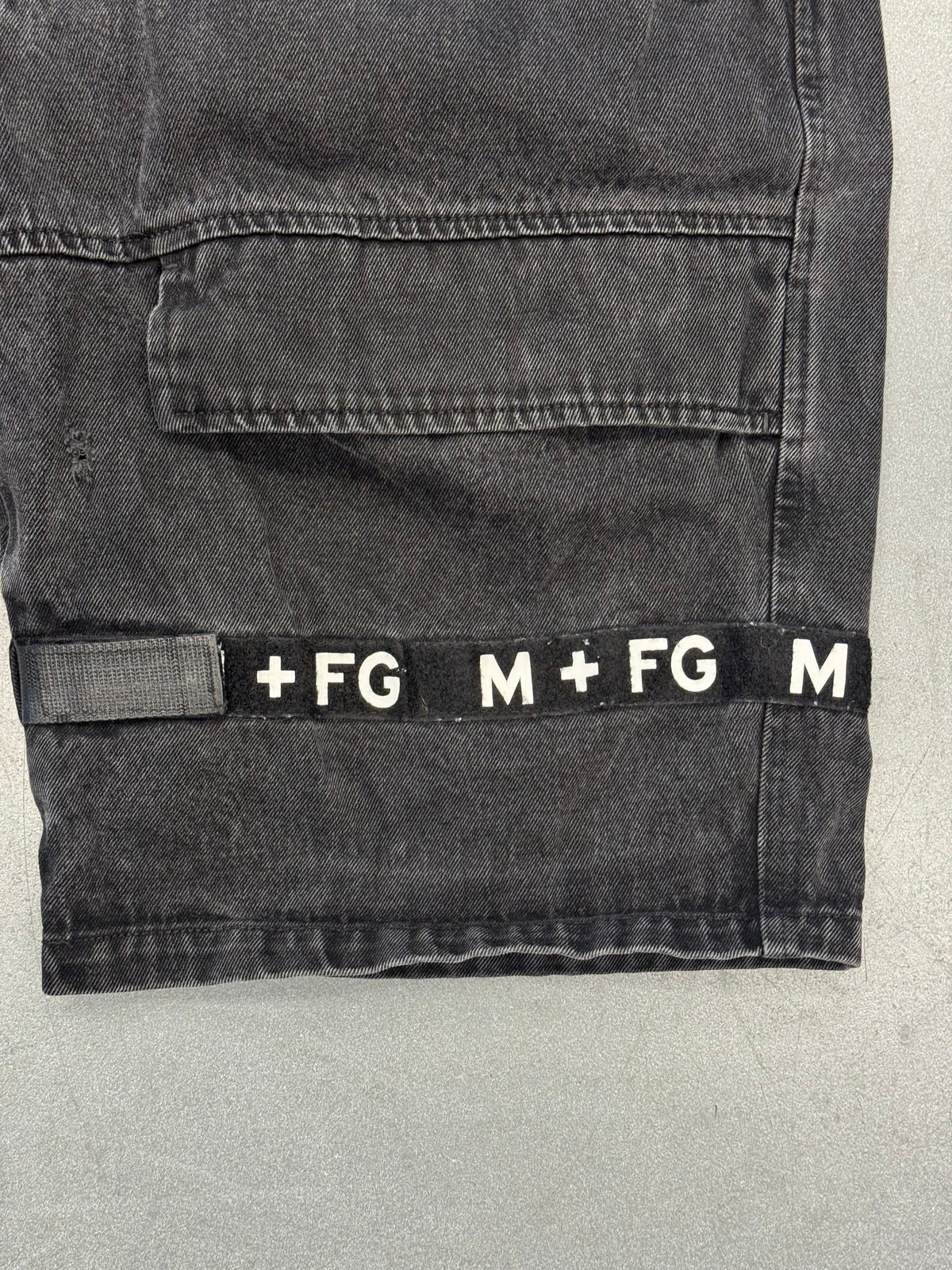 Y2K MARITHE FRANCOIS GIRBAUD SHUTTLE STRAP SHORTS - BLACK/BLACK