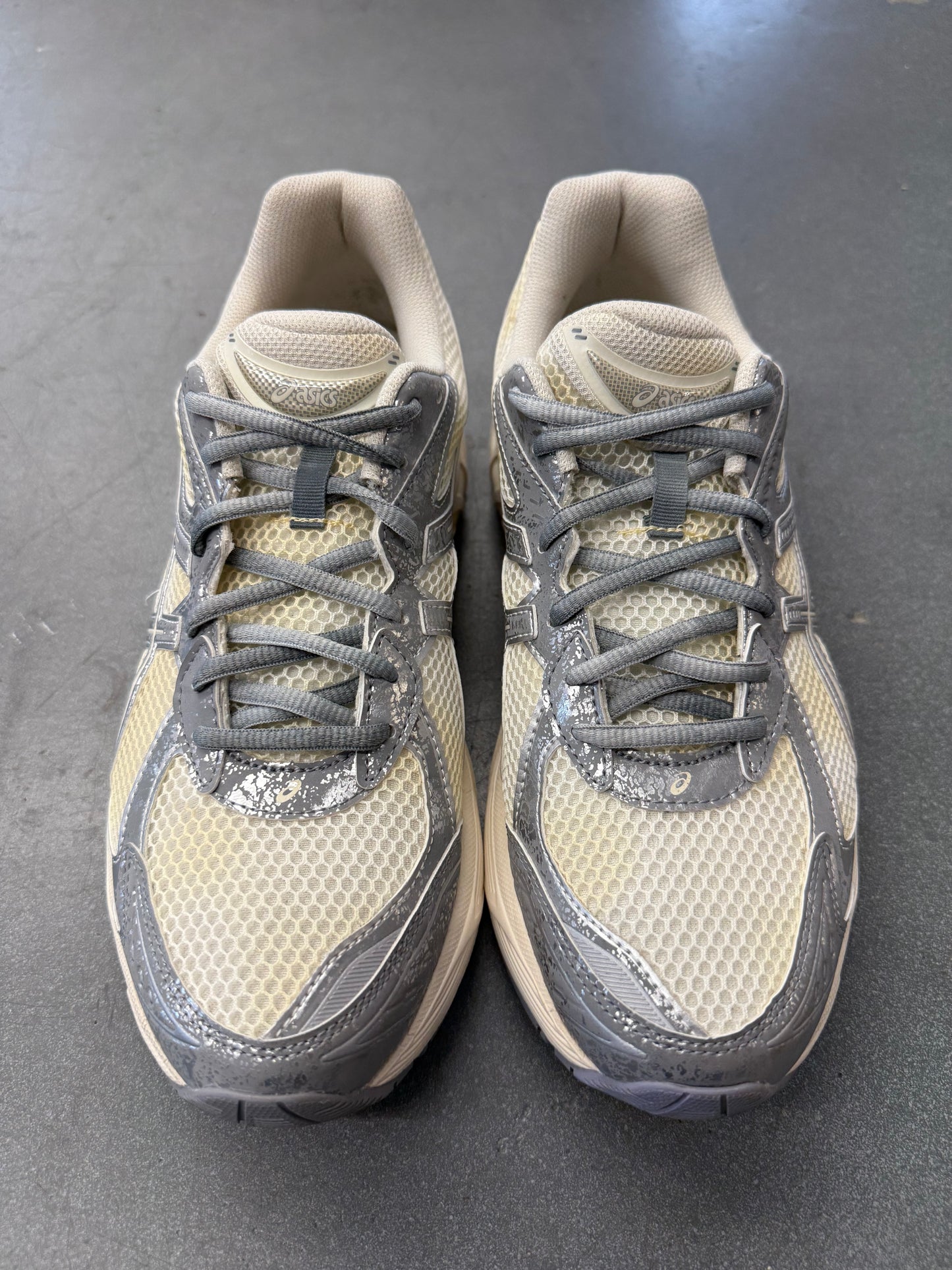 SIZE 10 ASICS GT-2160 CREAM SHEET ROCK (PRE-OWNED WITHOUT BOX)