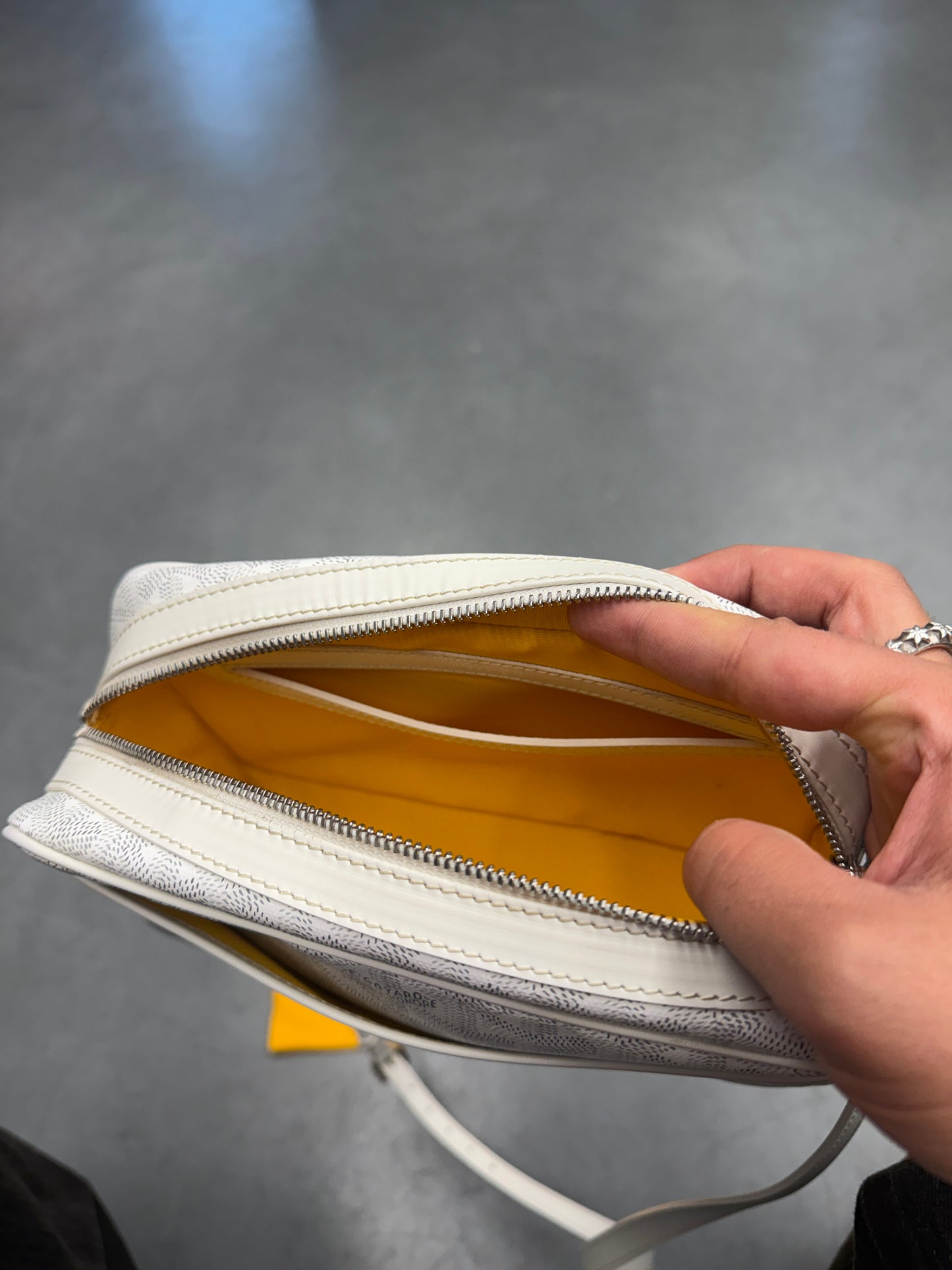 GOYARD SAC CAP VERT CROSSBODY BAG - WHITE
