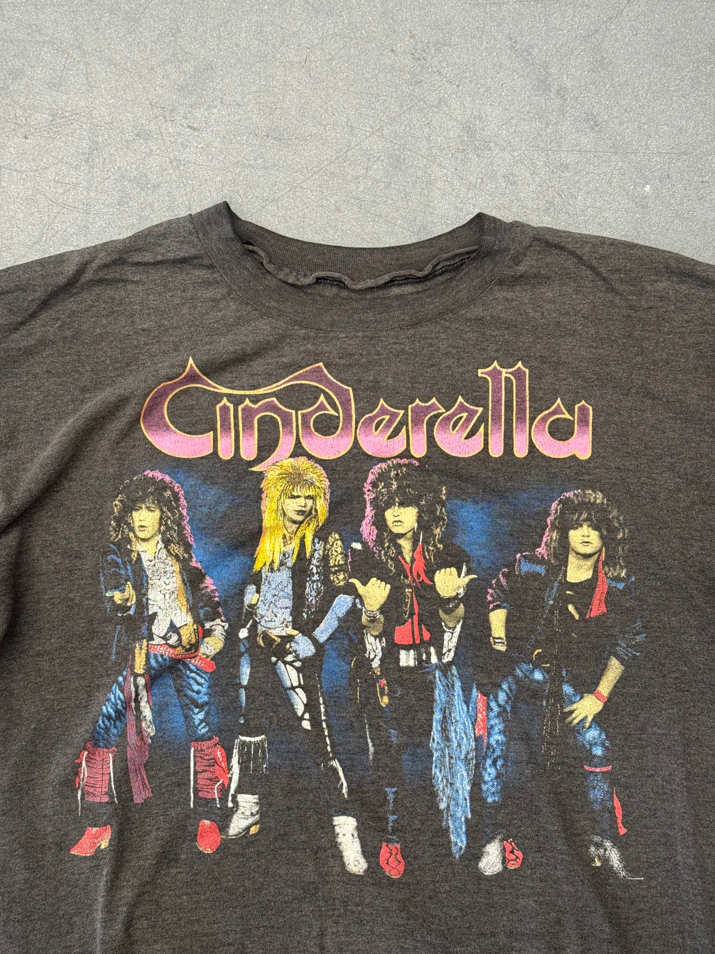 1986 CINDERELLA NIGHT SONGS WORLD TOUR THIN TEE (PULLED TAG)