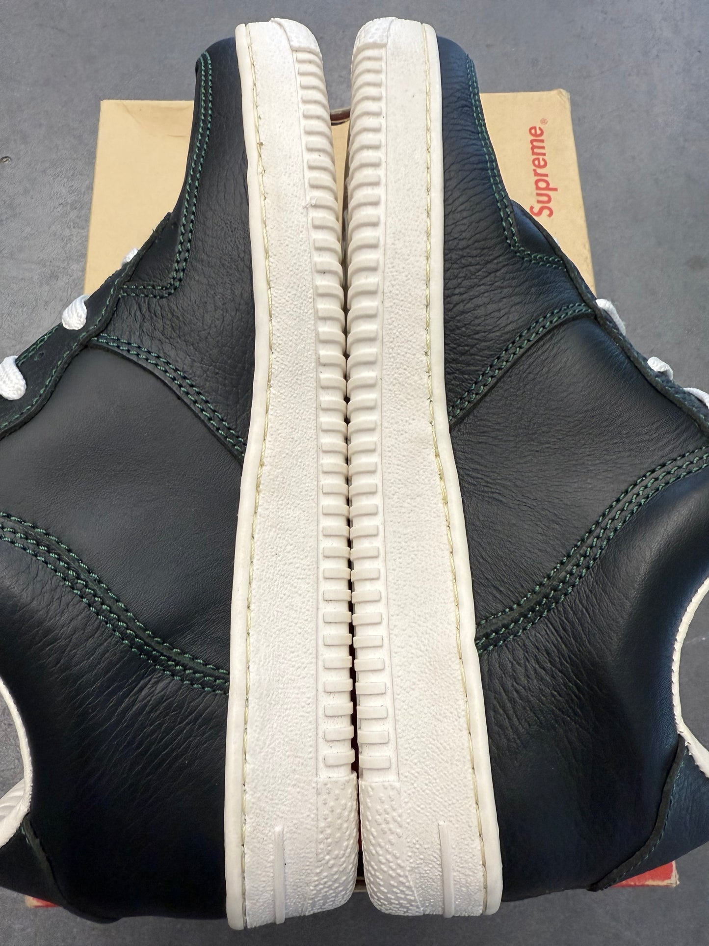 2001 SIZE 8.5 SUPREME DOWNLOW - GREEN (BRAND NEW WITH BOX)