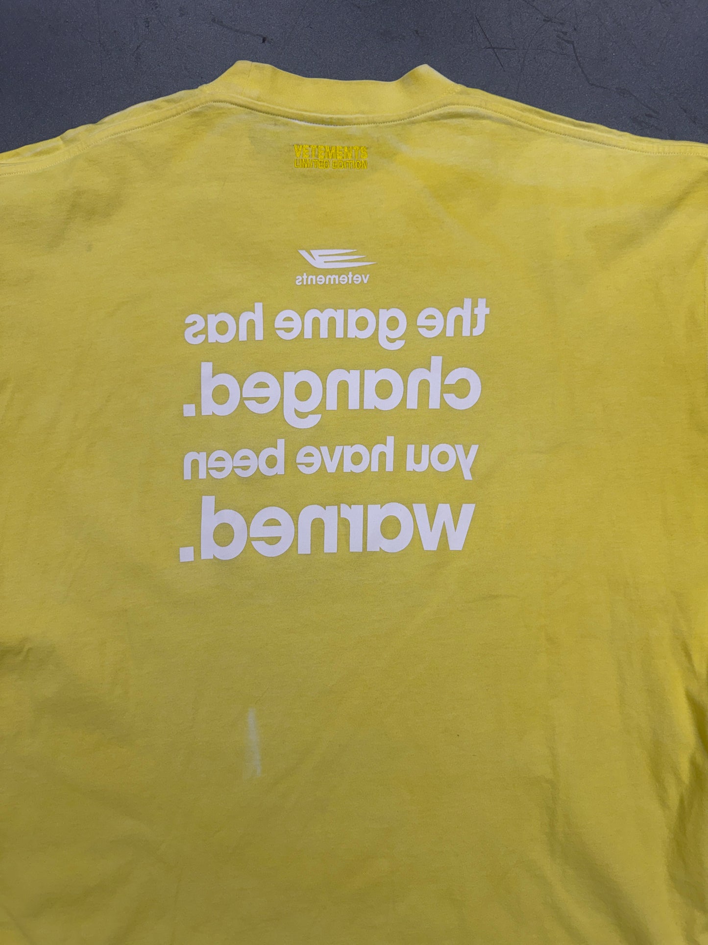 VETEMENTS GAMECHANGING TEE - YELLOW