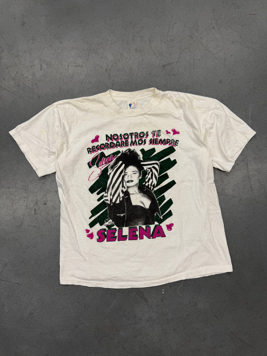 90S SELENA NOSOTROS TE RECORDAREMOS SIEMPRE TEE (SHILLA TAG)