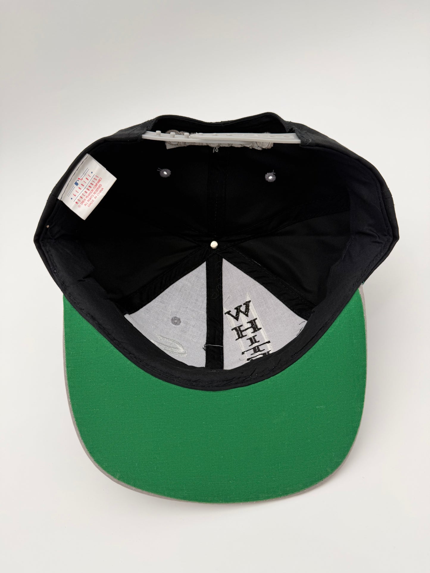 90S WHITE SOX VERTICAL SPELLOUT PANEL SNAPBACK (GENUINE MERCHANDISE TAG) (NWT)