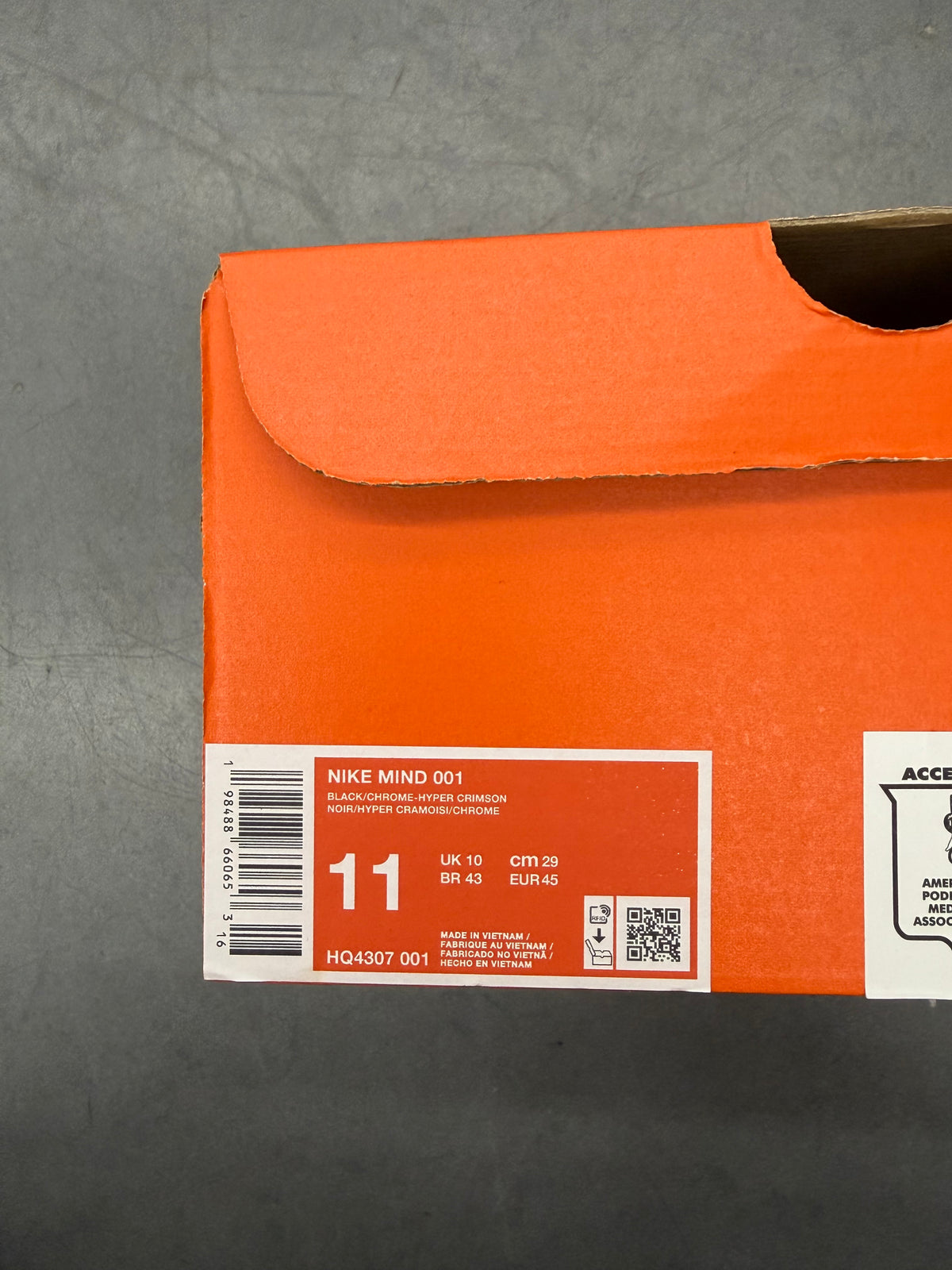 2026 NIKE MIND 001 SLIDE - BLACK/CHROME