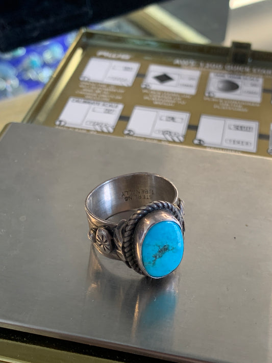 STERLING T. BENALLY NATIVE AMERICAN OVAL TURQUOISE RING (7.9 GRAMS)