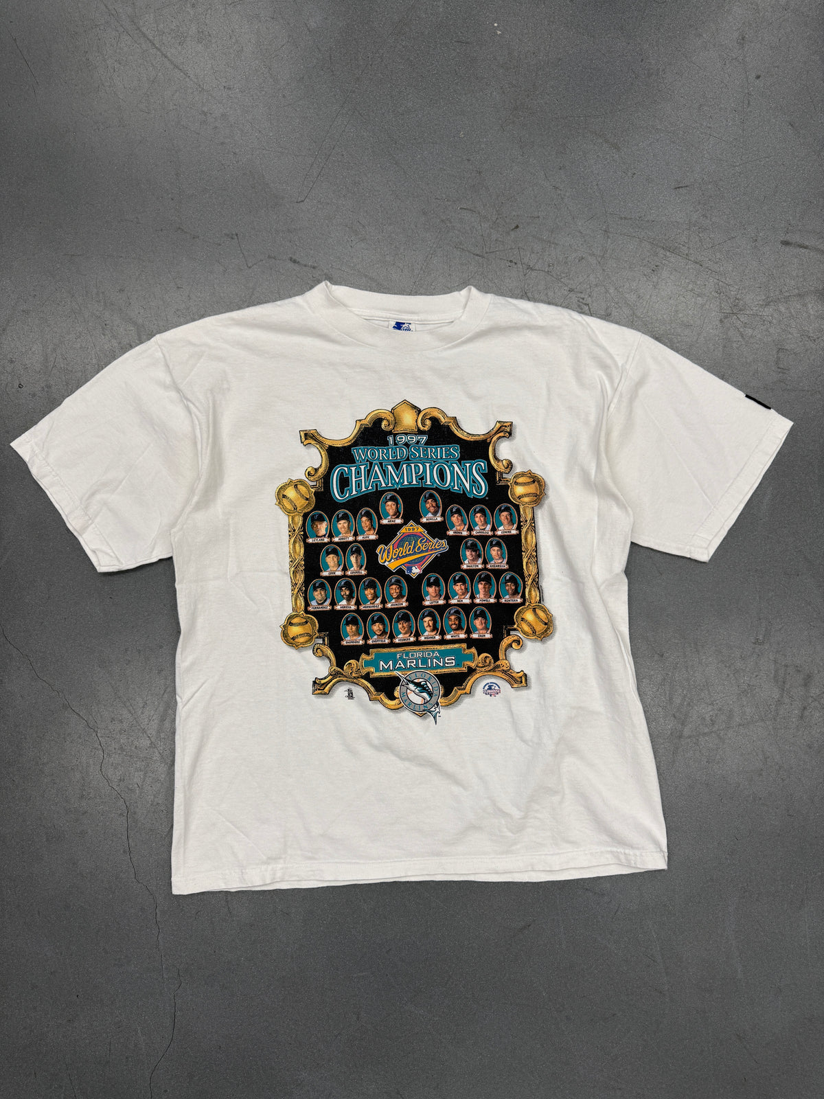 1997 WORLD SERIES CHAMPION FLORIDA MARLINS TEAM ROSTER TEE (STARTER TAG)