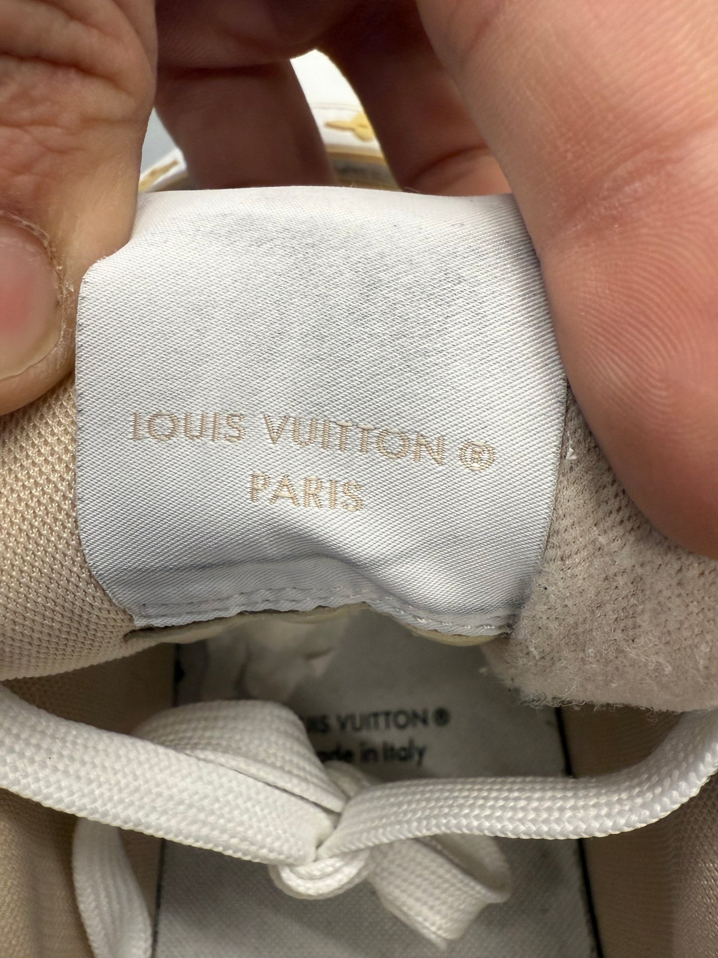 US 9.5 LV 8 LOUIS VUITTON LV TRAINER LOW 'VELCRO STRAP' BEIGE MONOGRAM
