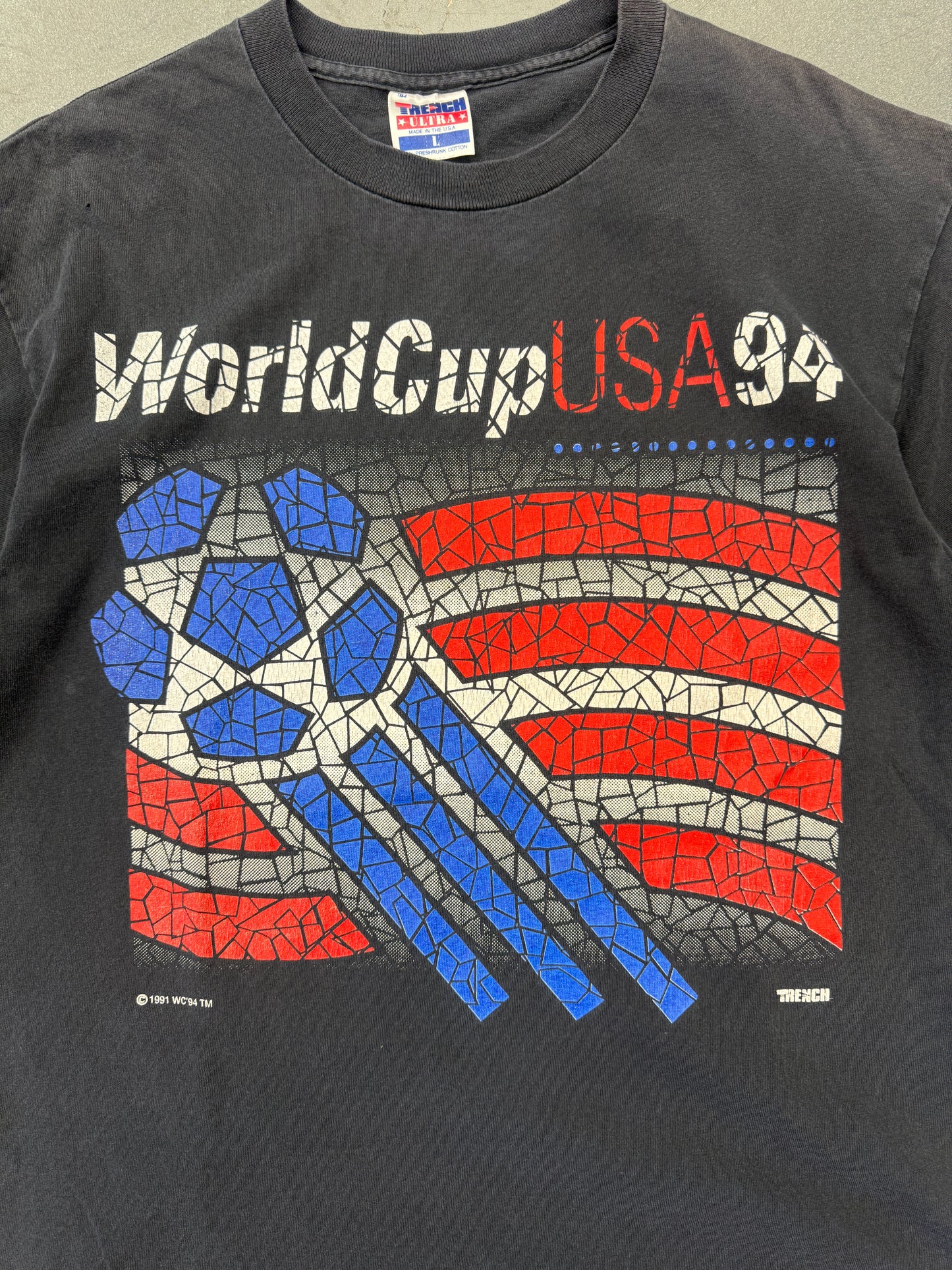 1994 WORLD CUP USA CRACKED AMERICAN FLAG LOGO TEE (TRENCH TAG)