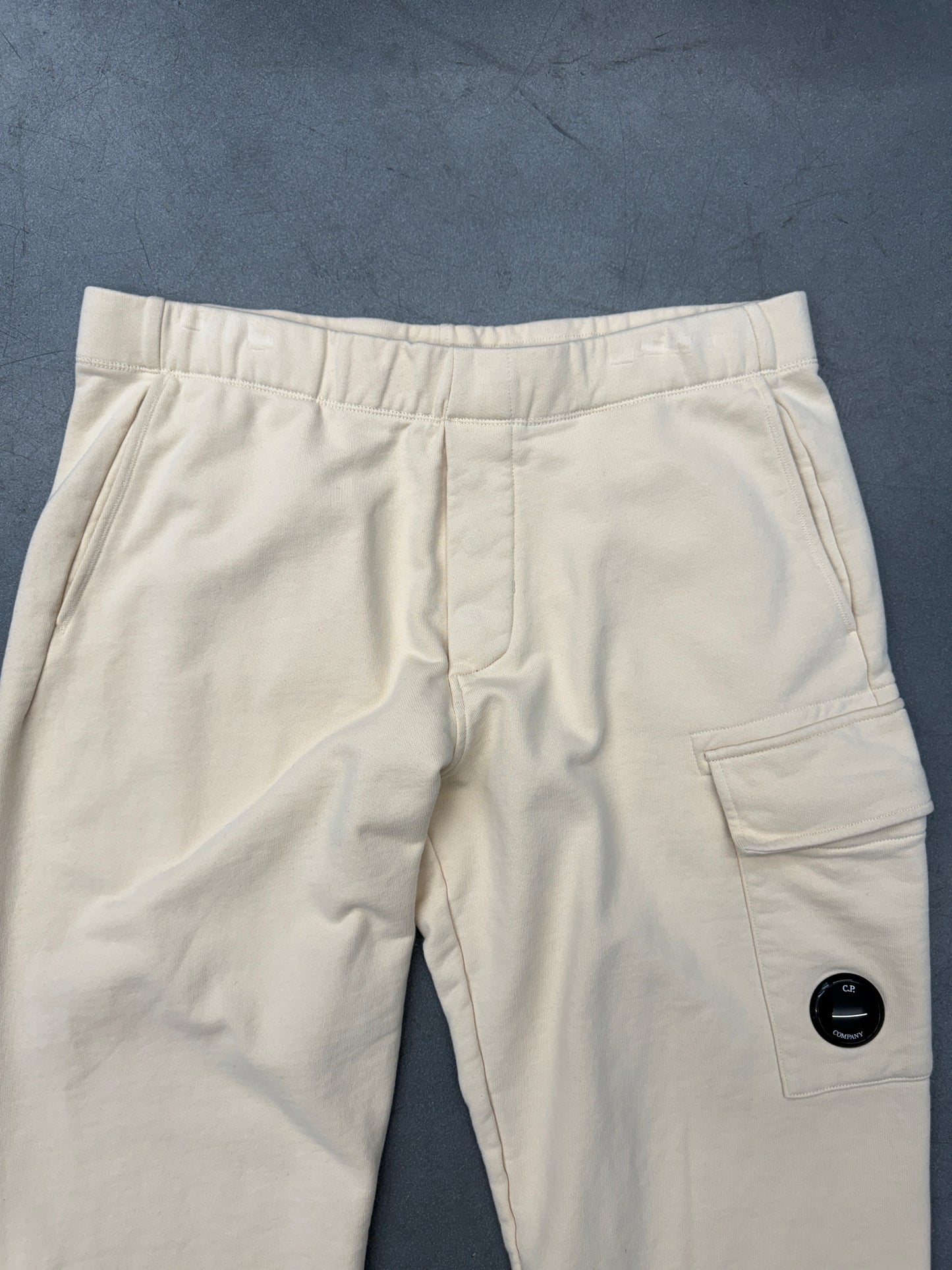 C.P. COMPANY MEN'S DIAGONAL FLEECE CARGO TRACK PANTS