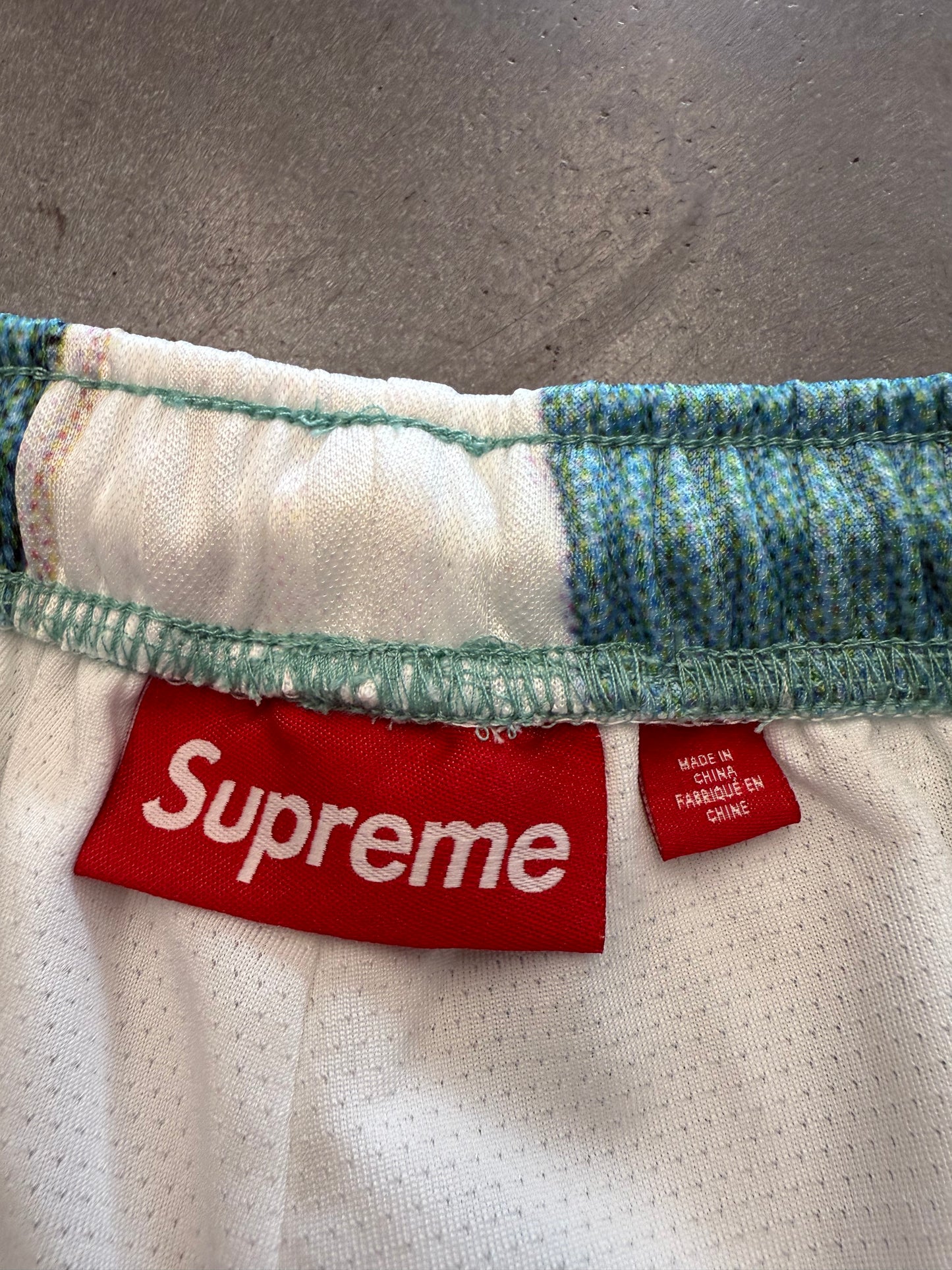 SS25 SUPREME DAMIEN HIRST SHARK SOCCER SHORT - WHITE/TEAL