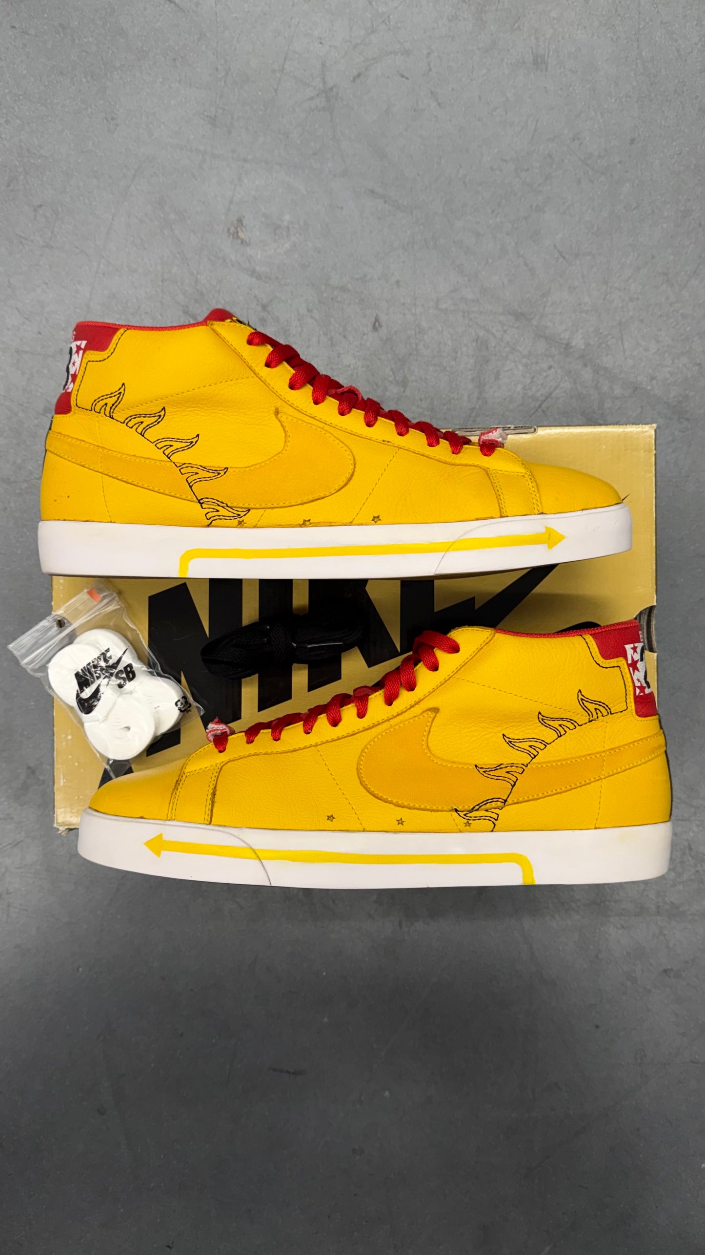 2008 NIKE SB BLAZER MICHAEL LAU BEJING BMX (WITH BOX)