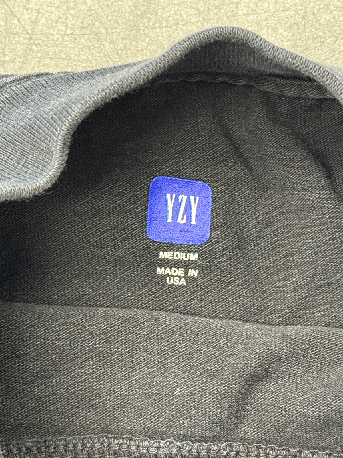 YZY GAP SEASON CROPPED DOVE TEE