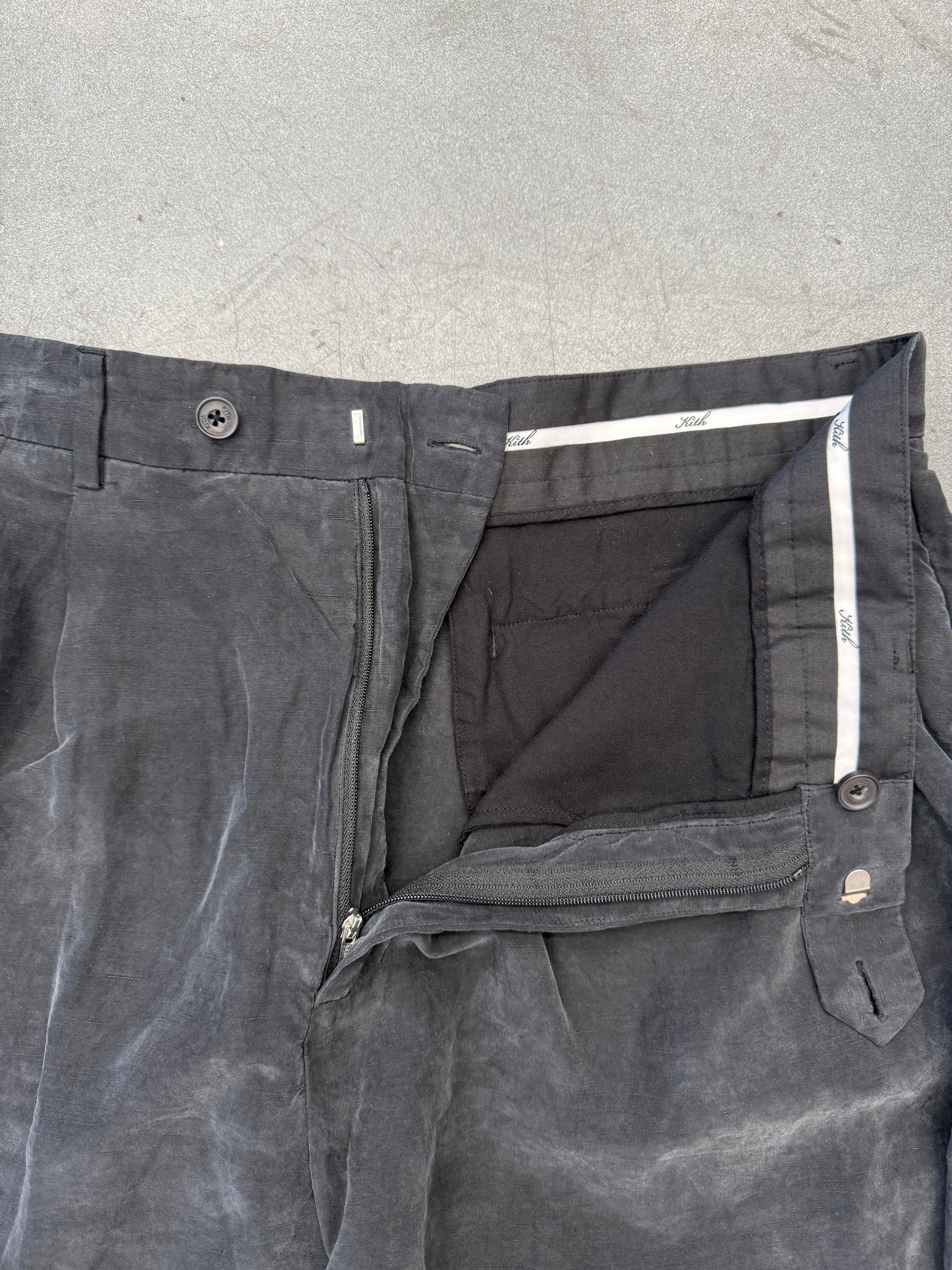 KITH DRESS PLEATED SHORTS NAVY