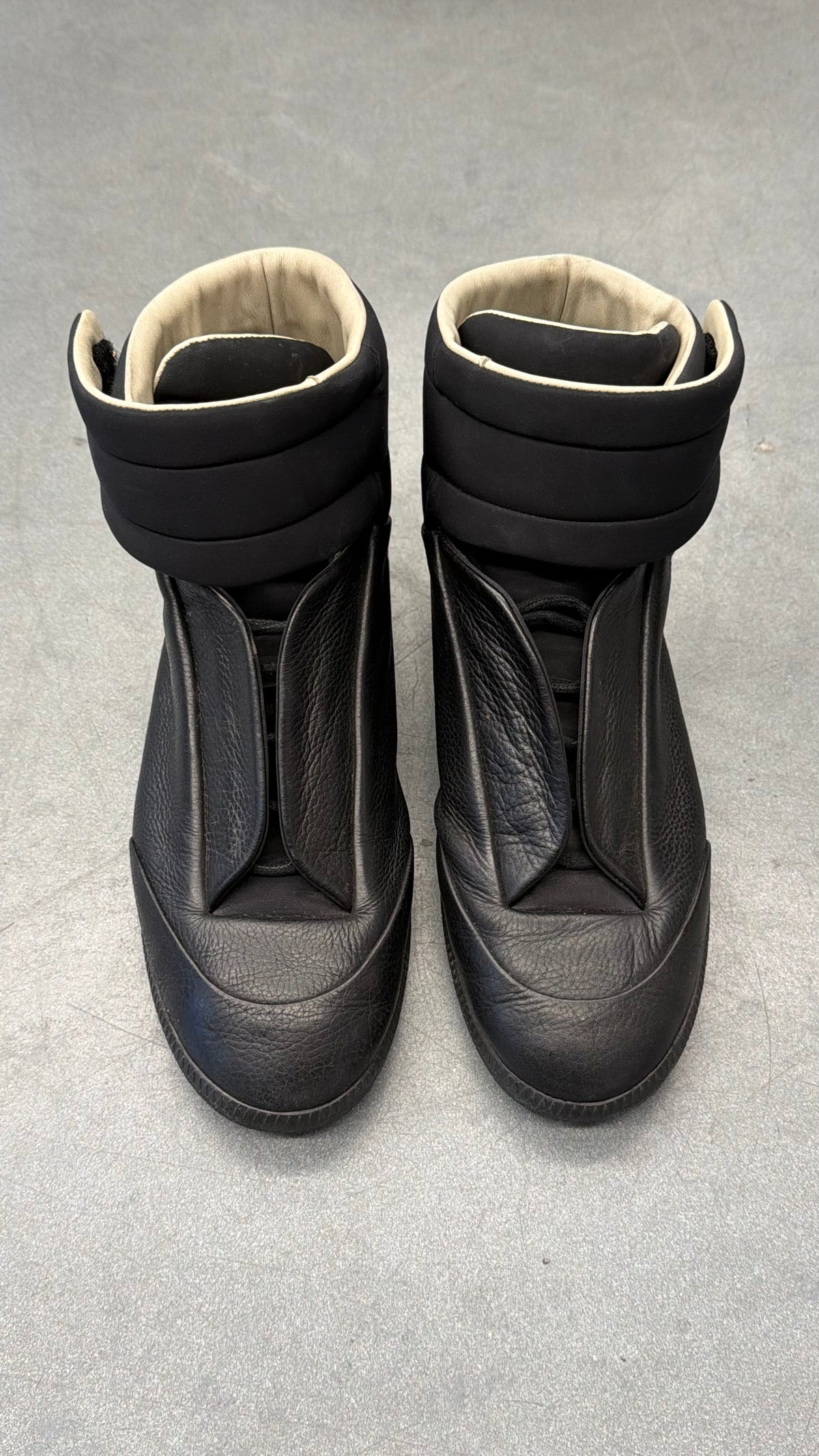 SS11 MAISON MARTIN MARGIELA LINE 22 FUTURE HIGH-TOP SNEAKERS - BLACK (43.5)