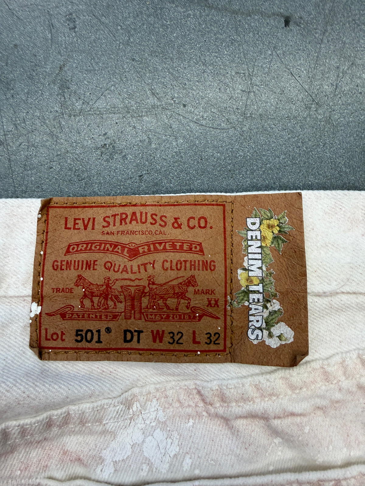 DENIM TEARS BRICK MASON PANTS WHITE/RED CLAY