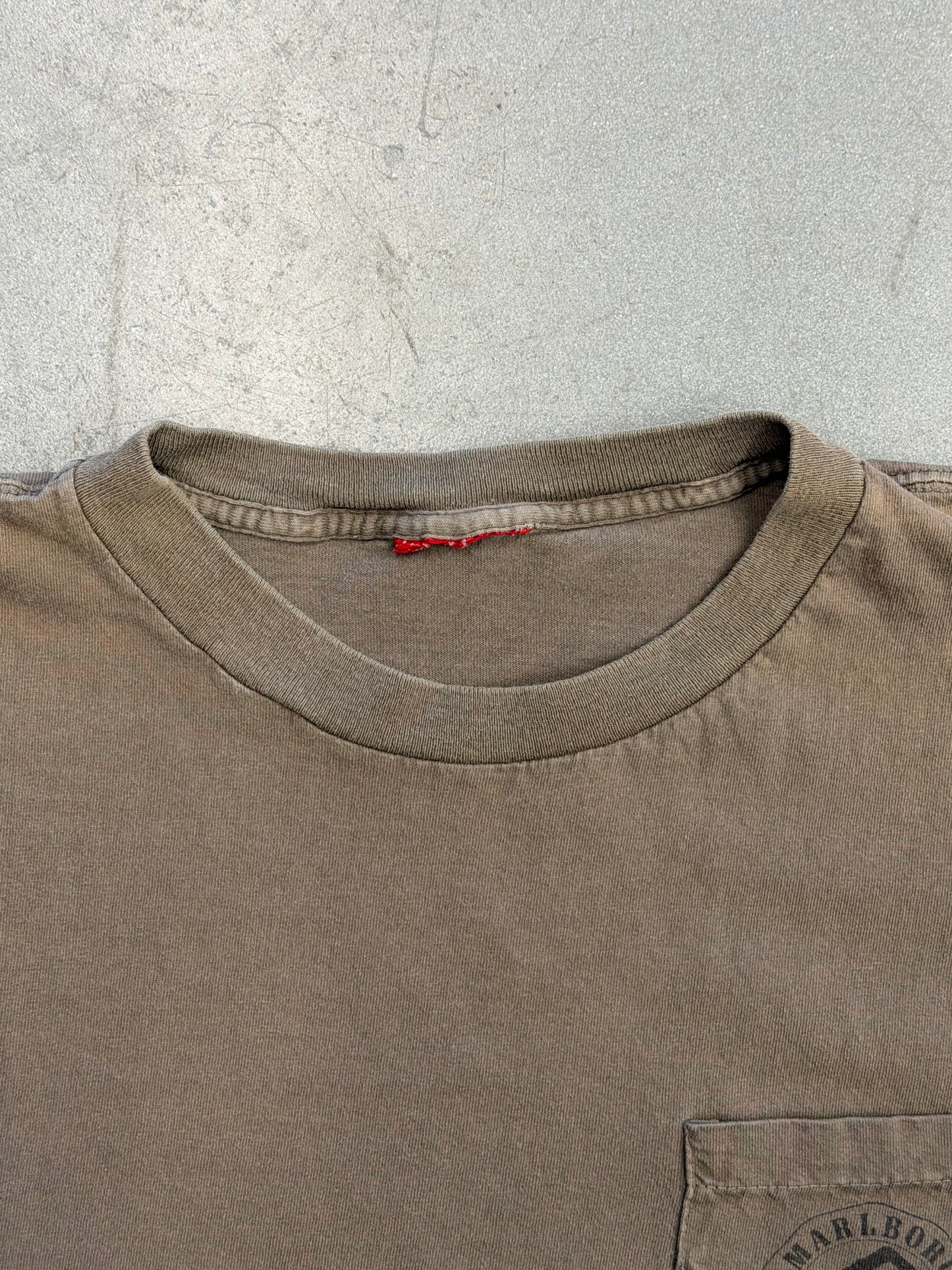 90S MARLBORO COUNTRY STORE POCKET TEE (CUT TAG)