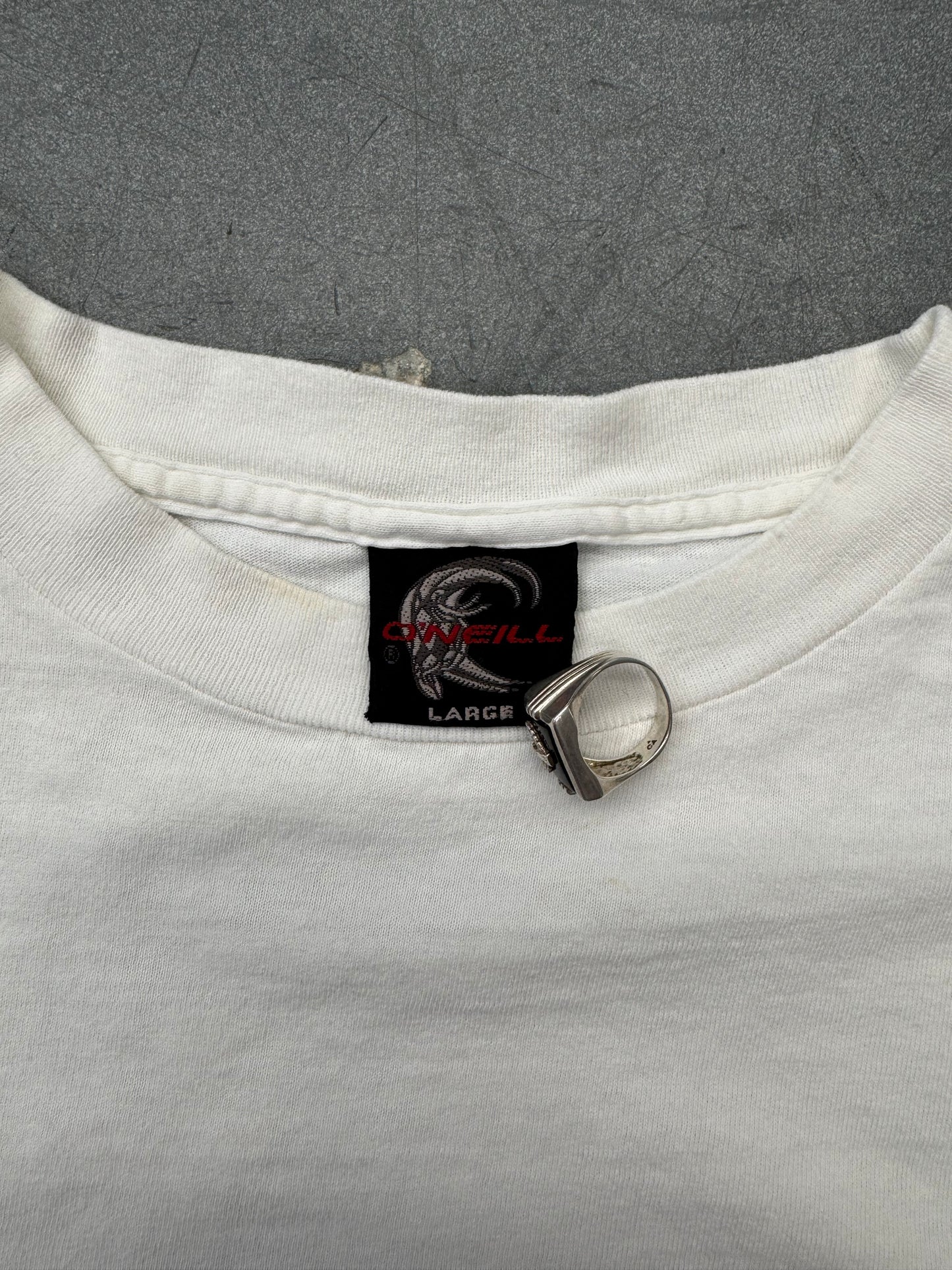 1990 O'NEILL WETSUITS 1952 TEE (O'NEILL TAG)