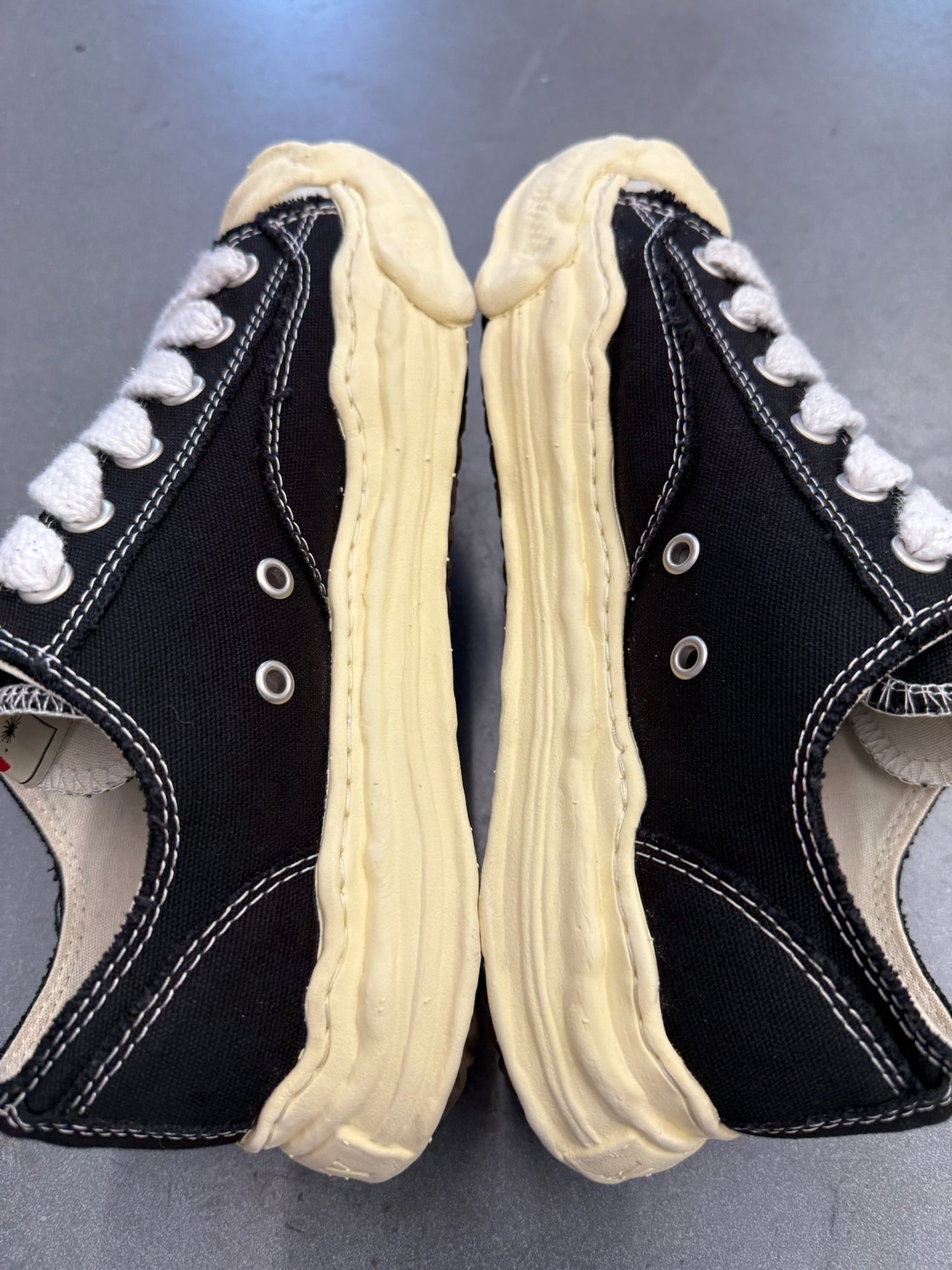 SIZE 42 MAISON MIHARA YASHURIO HANK VINTAGE SOLE CANVAS LOW